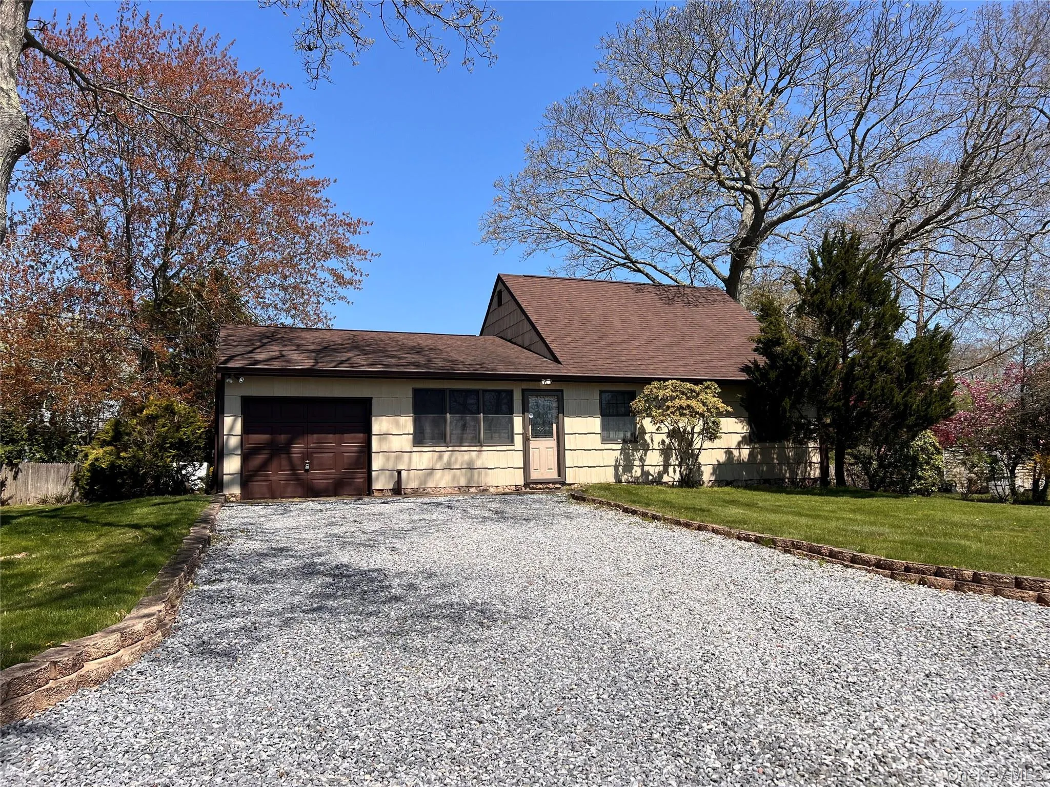 27 Tiana Road, Southampton, NY, 3 Bedrooms Bedrooms, 6 Rooms Rooms,1 BathroomBathrooms,Residential,For Rent,Tiana,0,1040542 27 Tiana Road, Southampton, NY, 3 Bedrooms Bedrooms, 6 Rooms Rooms,1 BathroomBathrooms,Residential,For Rent,Tiana,0,1040542