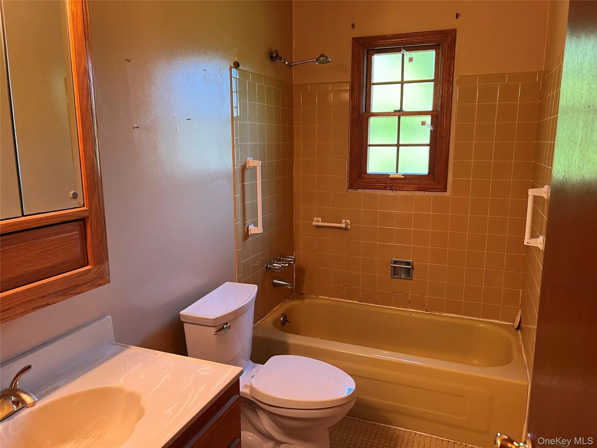 27 Tiana Road, Southampton, NY, 3 Bedrooms Bedrooms, 6 Rooms Rooms,1 BathroomBathrooms,Residential,For Rent,Tiana,0,1040542 27 Tiana Road, Southampton, NY, 3 Bedrooms Bedrooms, 6 Rooms Rooms,1 BathroomBathrooms,Residential,For Rent,Tiana,0,1040542