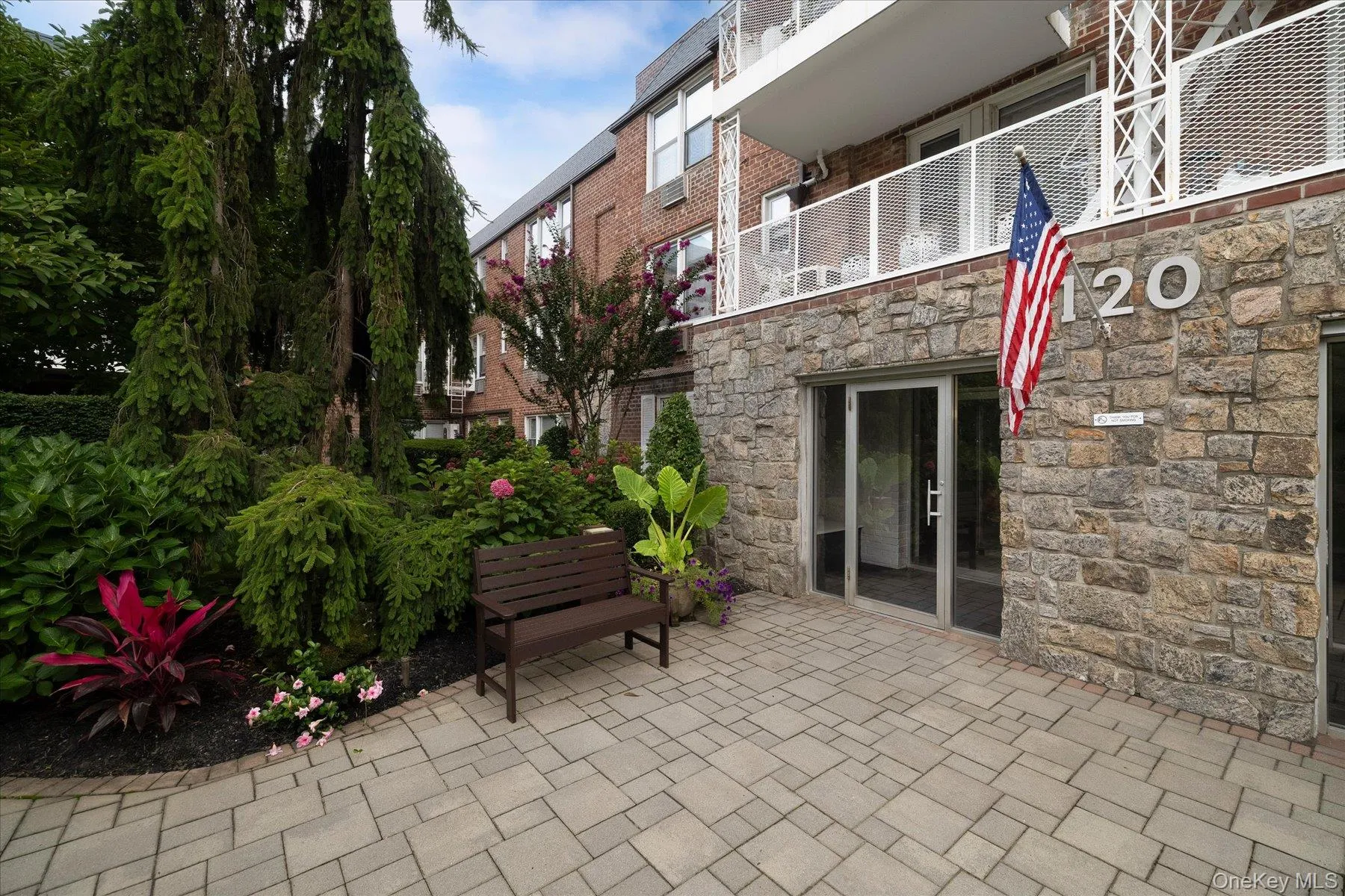120 Morris Avenue, Hempstead, NY, 1 Bedroom Bedrooms, 4 Rooms Rooms,1 BathroomBathrooms,Residential,For Rent,Morris Avenue,0,1040547 120 Morris Avenue, Hempstead, NY, 1 Bedroom Bedrooms, 4 Rooms Rooms,1 BathroomBathrooms,Residential,For Rent,Morris Avenue,0,1040547