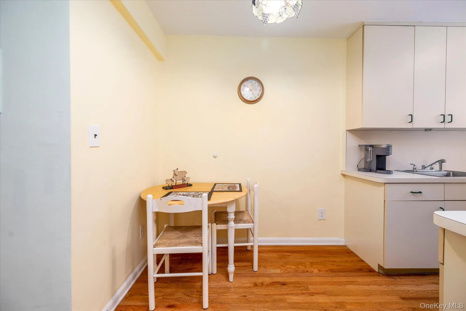 120 Morris Avenue, Hempstead, NY, 1 Bedroom Bedrooms, 4 Rooms Rooms,1 BathroomBathrooms,Residential,For Rent,Morris Avenue,0,1040547 120 Morris Avenue, Hempstead, NY, 1 Bedroom Bedrooms, 4 Rooms Rooms,1 BathroomBathrooms,Residential,For Rent,Morris Avenue,0,1040547