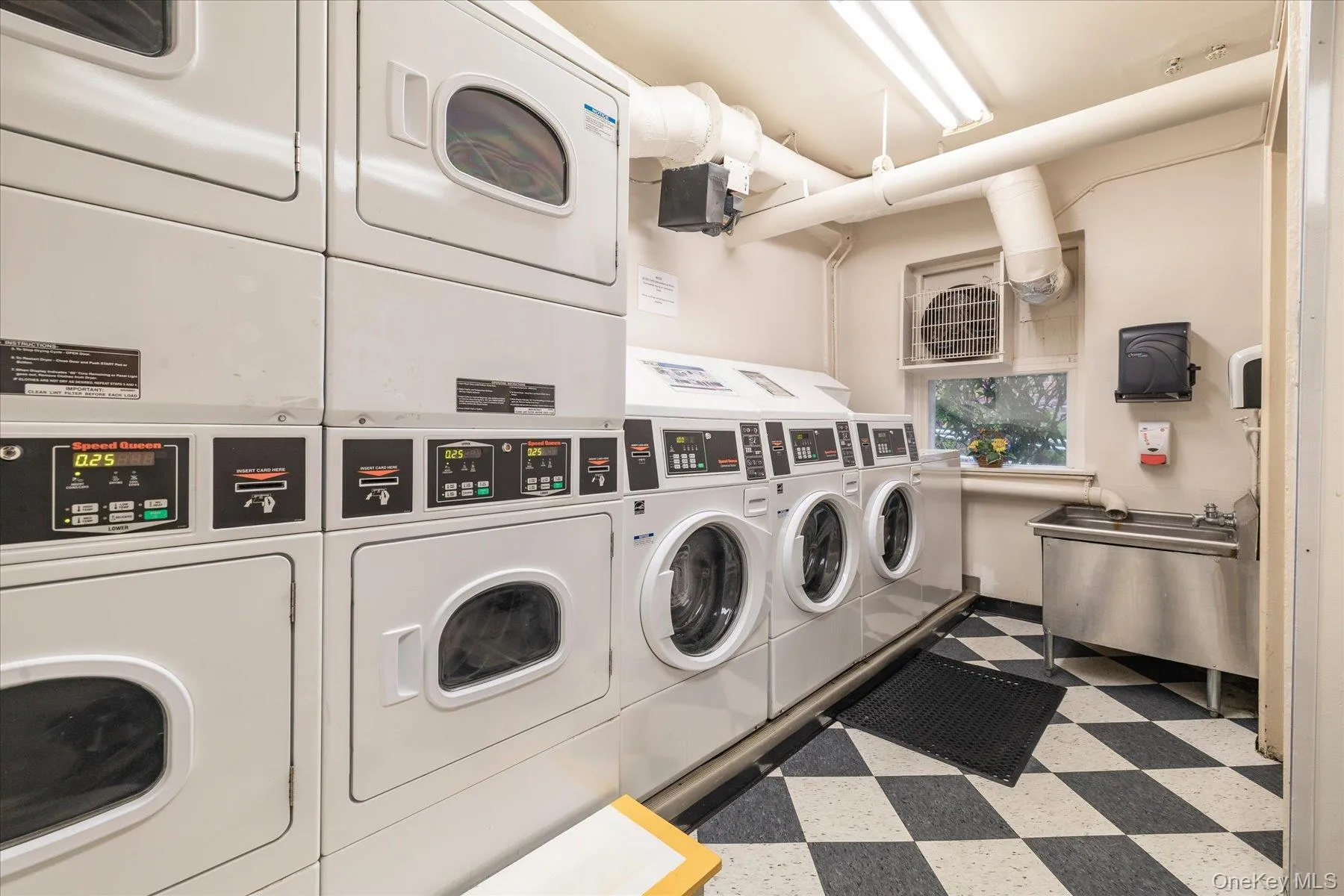 120 Morris Avenue, Hempstead, NY, 1 Bedroom Bedrooms, 4 Rooms Rooms,1 BathroomBathrooms,Residential,For Rent,Morris Avenue,0,1040547 120 Morris Avenue, Hempstead, NY, 1 Bedroom Bedrooms, 4 Rooms Rooms,1 BathroomBathrooms,Residential,For Rent,Morris Avenue,0,1040547