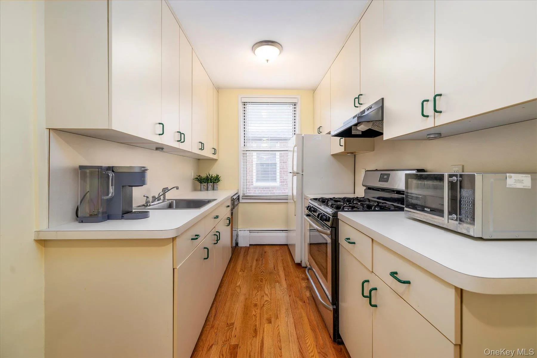 120 Morris Avenue, Hempstead, NY, 1 Bedroom Bedrooms, 4 Rooms Rooms,1 BathroomBathrooms,Residential,For Rent,Morris Avenue,0,1040547 120 Morris Avenue, Hempstead, NY, 1 Bedroom Bedrooms, 4 Rooms Rooms,1 BathroomBathrooms,Residential,For Rent,Morris Avenue,0,1040547