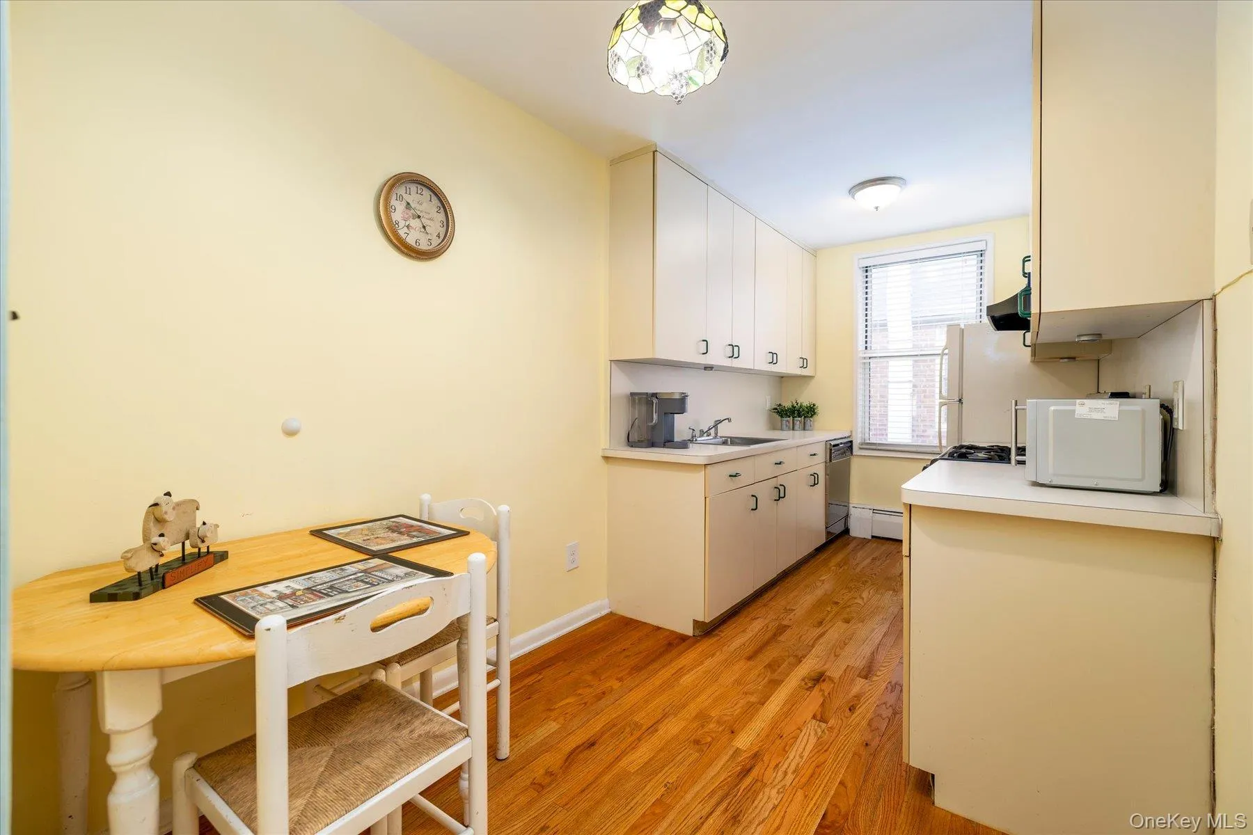 120 Morris Avenue, Hempstead, NY, 1 Bedroom Bedrooms, 4 Rooms Rooms,1 BathroomBathrooms,Residential,For Rent,Morris Avenue,0,1040547 120 Morris Avenue, Hempstead, NY, 1 Bedroom Bedrooms, 4 Rooms Rooms,1 BathroomBathrooms,Residential,For Rent,Morris Avenue,0,1040547
