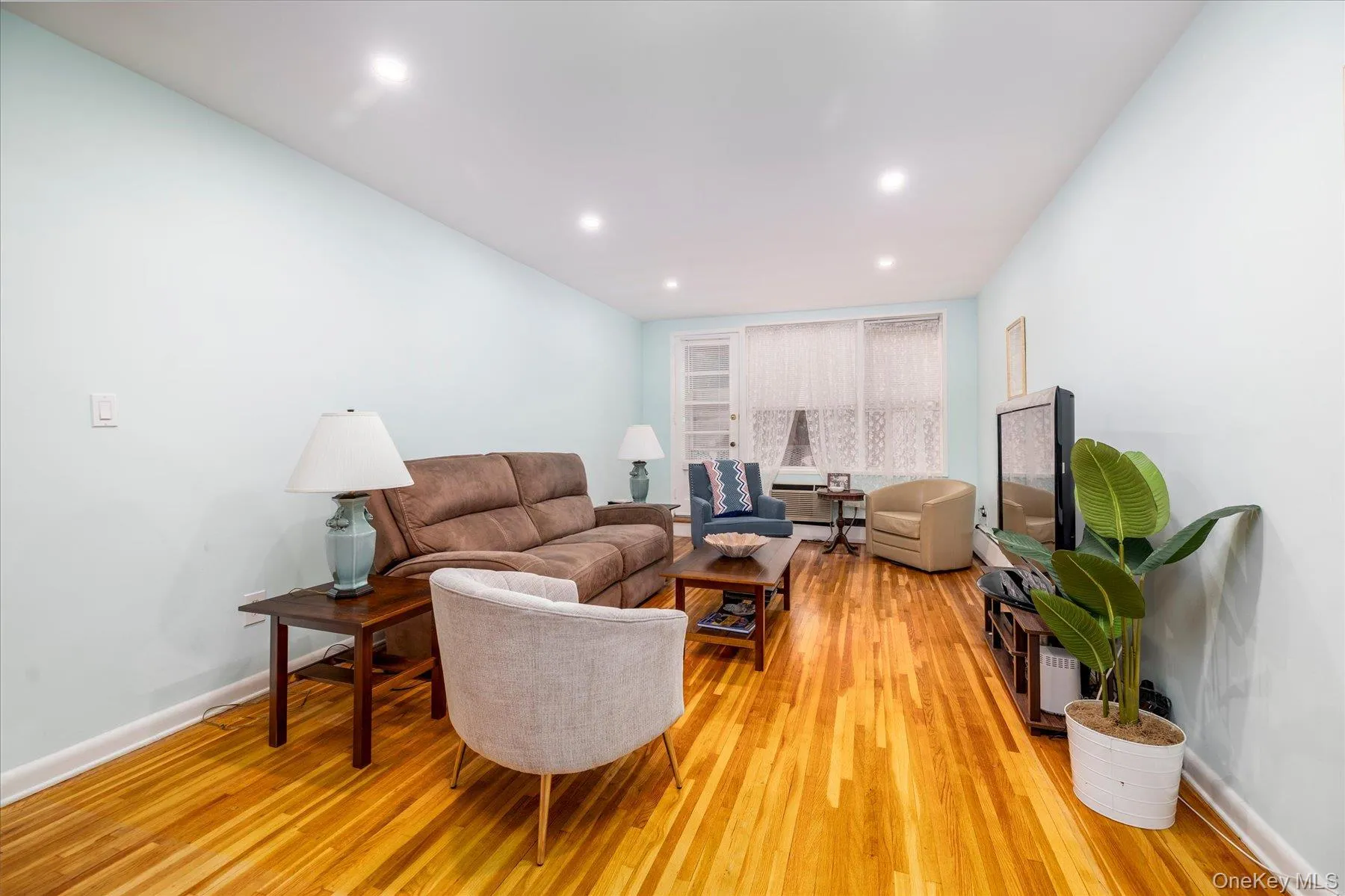 120 Morris Avenue, Hempstead, NY, 1 Bedroom Bedrooms, 4 Rooms Rooms,1 BathroomBathrooms,Residential,For Rent,Morris Avenue,0,1040547 120 Morris Avenue, Hempstead, NY, 1 Bedroom Bedrooms, 4 Rooms Rooms,1 BathroomBathrooms,Residential,For Rent,Morris Avenue,0,1040547