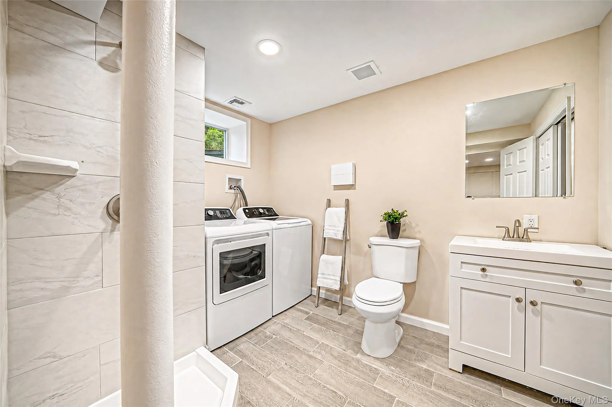 2 Storey Avenue, Islip, NY, 2 Bedrooms Bedrooms, 6 Rooms Rooms,2 BathroomsBathrooms,Residential,For Rent,Storey,0,1040549 2 Storey Avenue, Islip, NY, 2 Bedrooms Bedrooms, 6 Rooms Rooms,2 BathroomsBathrooms,Residential,For Rent,Storey,0,1040549