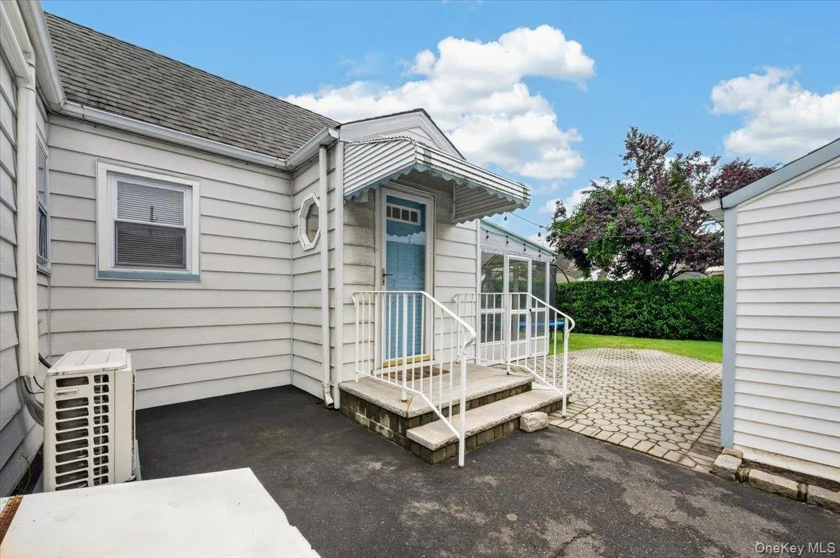 14 Ivy Place, Hempstead, NY, 4 Bedrooms Bedrooms, 7 Rooms Rooms,1 BathroomBathrooms,Residential,For Rent,Ivy,0,1040553 14 Ivy Place, Hempstead, NY, 4 Bedrooms Bedrooms, 7 Rooms Rooms,1 BathroomBathrooms,Residential,For Rent,Ivy,0,1040553