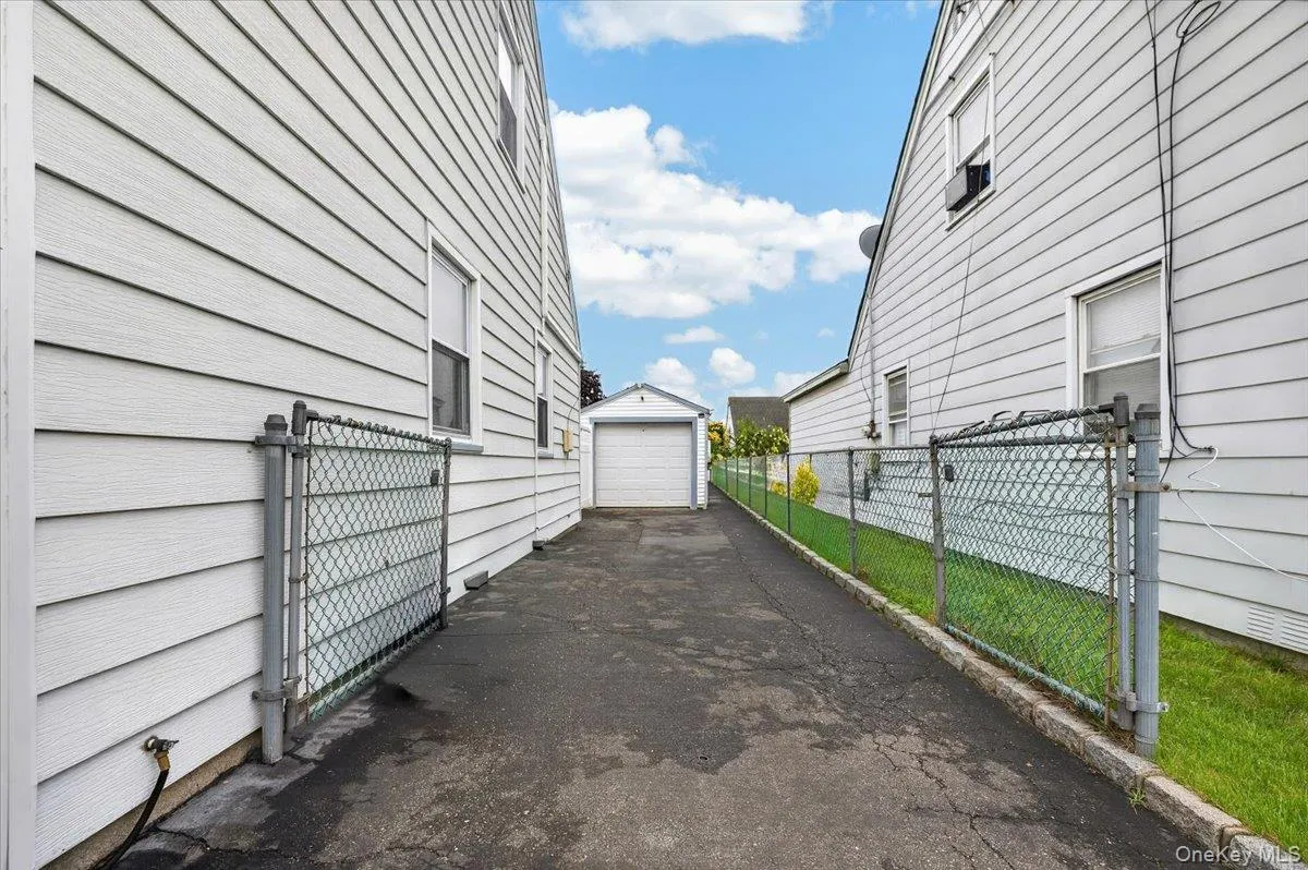 14 Ivy Place, Hempstead, NY, 4 Bedrooms Bedrooms, 7 Rooms Rooms,1 BathroomBathrooms,Residential,For Rent,Ivy,0,1040553 14 Ivy Place, Hempstead, NY, 4 Bedrooms Bedrooms, 7 Rooms Rooms,1 BathroomBathrooms,Residential,For Rent,Ivy,0,1040553