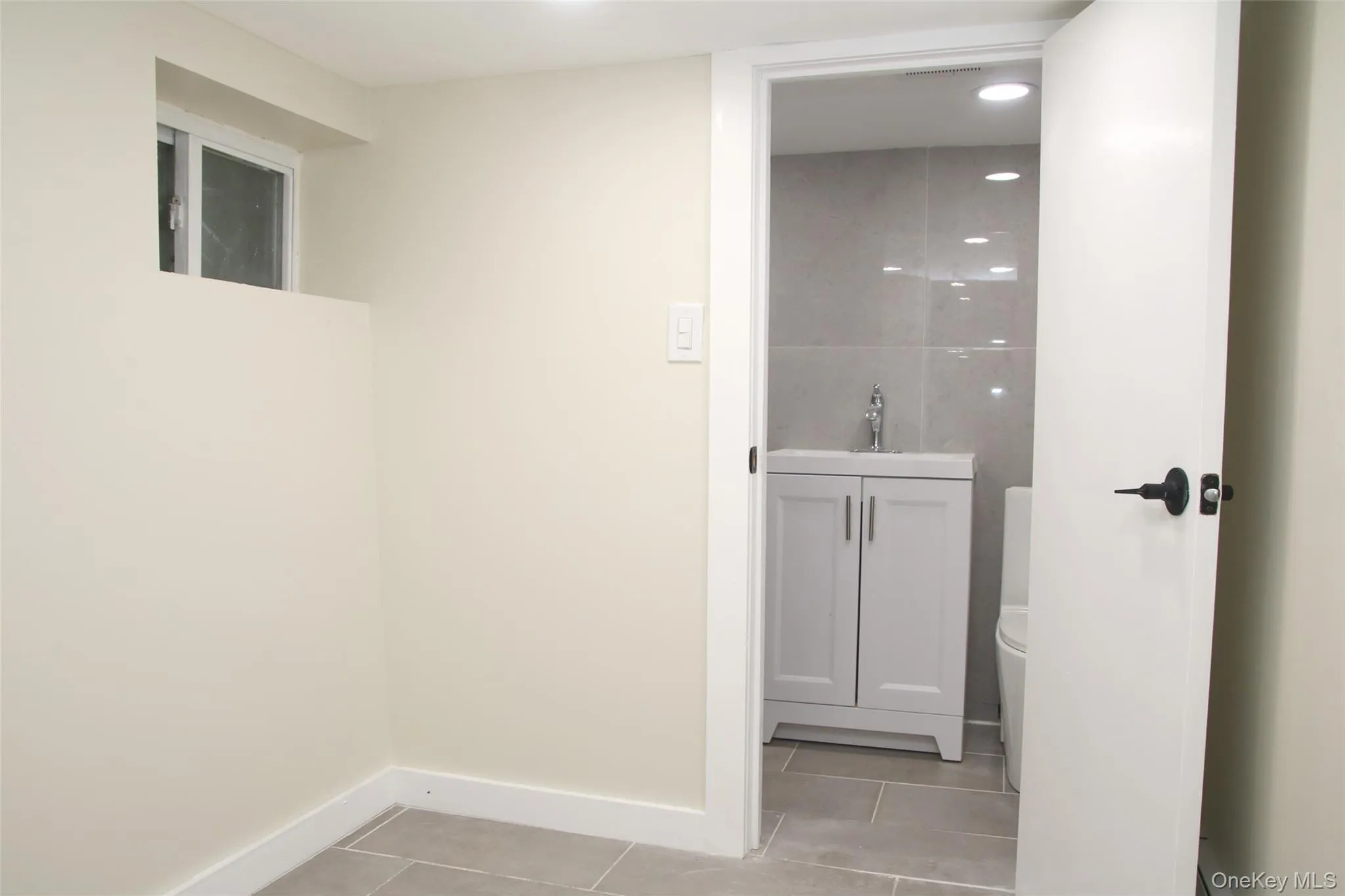 15403 118th Avenue, New York, NY, 3 Bedrooms Bedrooms, 5 Rooms Rooms,2 BathroomsBathrooms,Residential,For Rent,118th,0,1040555 15403 118th Avenue, New York, NY, 3 Bedrooms Bedrooms, 5 Rooms Rooms,2 BathroomsBathrooms,Residential,For Rent,118th,0,1040555