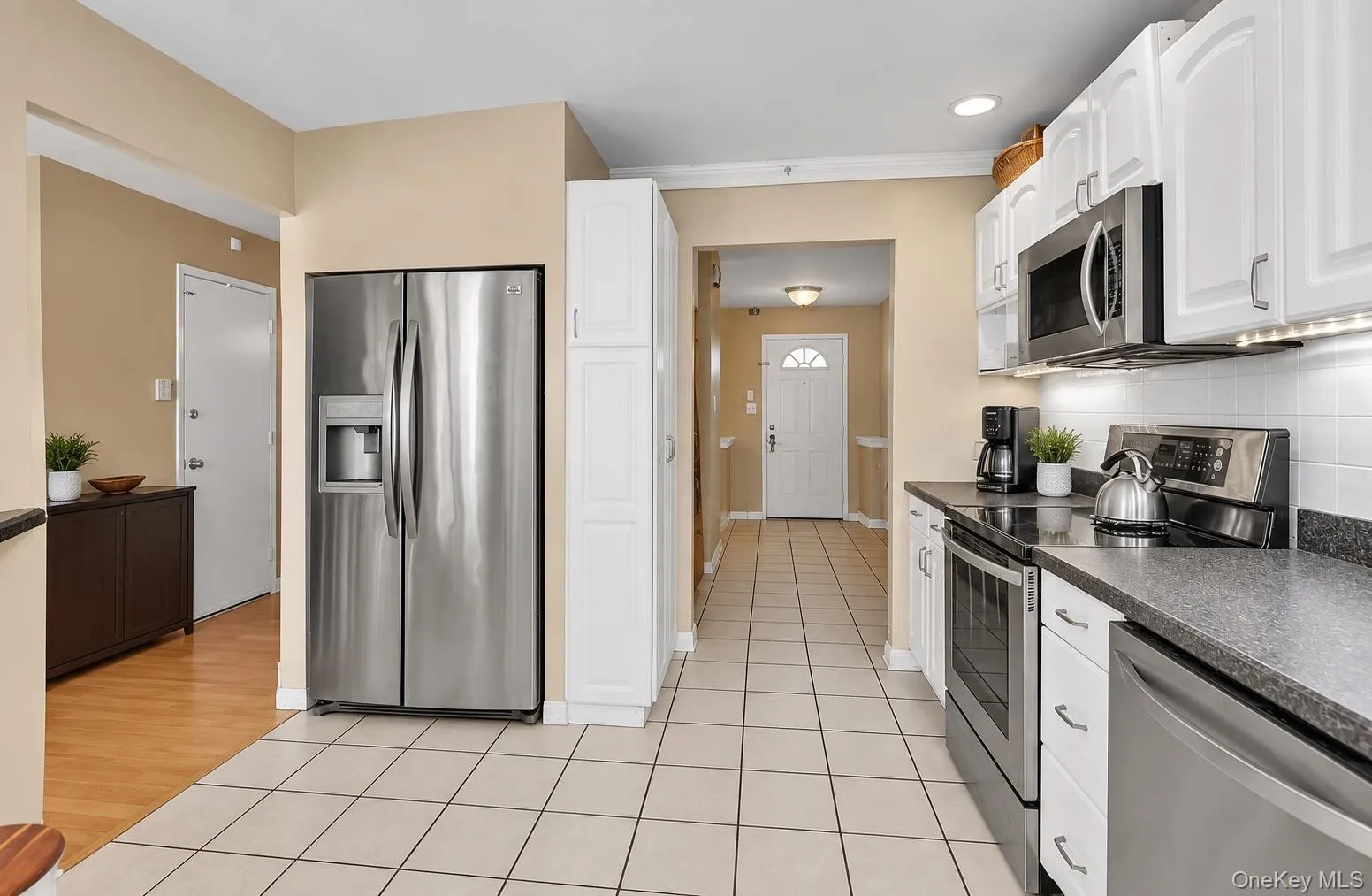 18 Glen Summer Road, Islip, NY, 3 Bedrooms Bedrooms, 7 Rooms Rooms,2 BathroomsBathrooms,Residential,For Rent,Glen Summer,0,1040558 18 Glen Summer Road, Islip, NY, 3 Bedrooms Bedrooms, 7 Rooms Rooms,2 BathroomsBathrooms,Residential,For Rent,Glen Summer,0,1040558