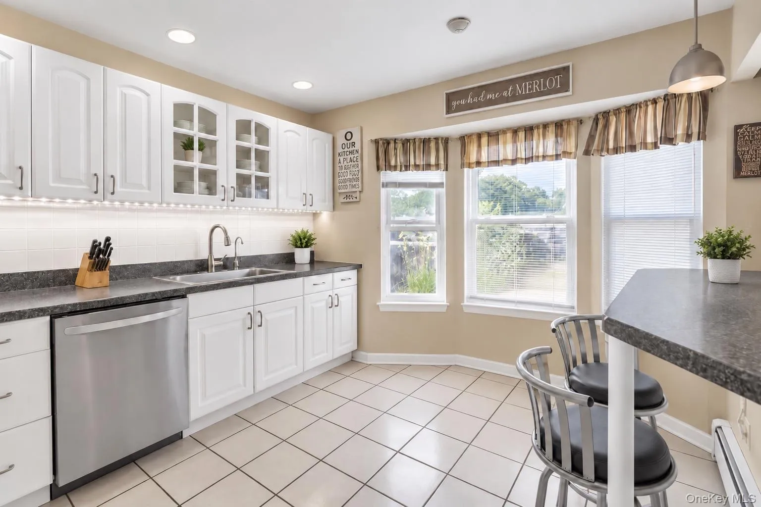 18 Glen Summer Road, Islip, NY, 3 Bedrooms Bedrooms, 7 Rooms Rooms,2 BathroomsBathrooms,Residential,For Rent,Glen Summer,0,1040558 18 Glen Summer Road, Islip, NY, 3 Bedrooms Bedrooms, 7 Rooms Rooms,2 BathroomsBathrooms,Residential,For Rent,Glen Summer,0,1040558