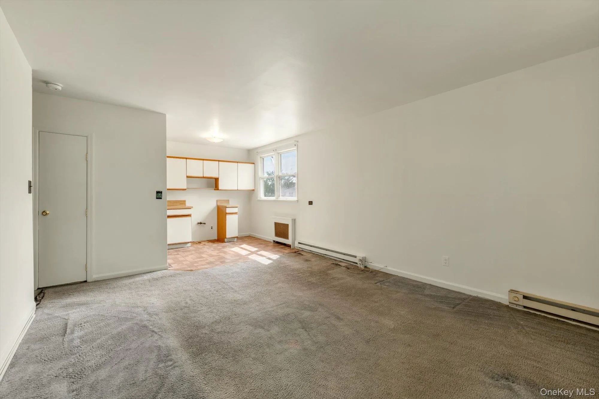 2nd floor living room/kitchenette (additional bedroom) 2nd floor living room/kitchenette (additional bedroom)