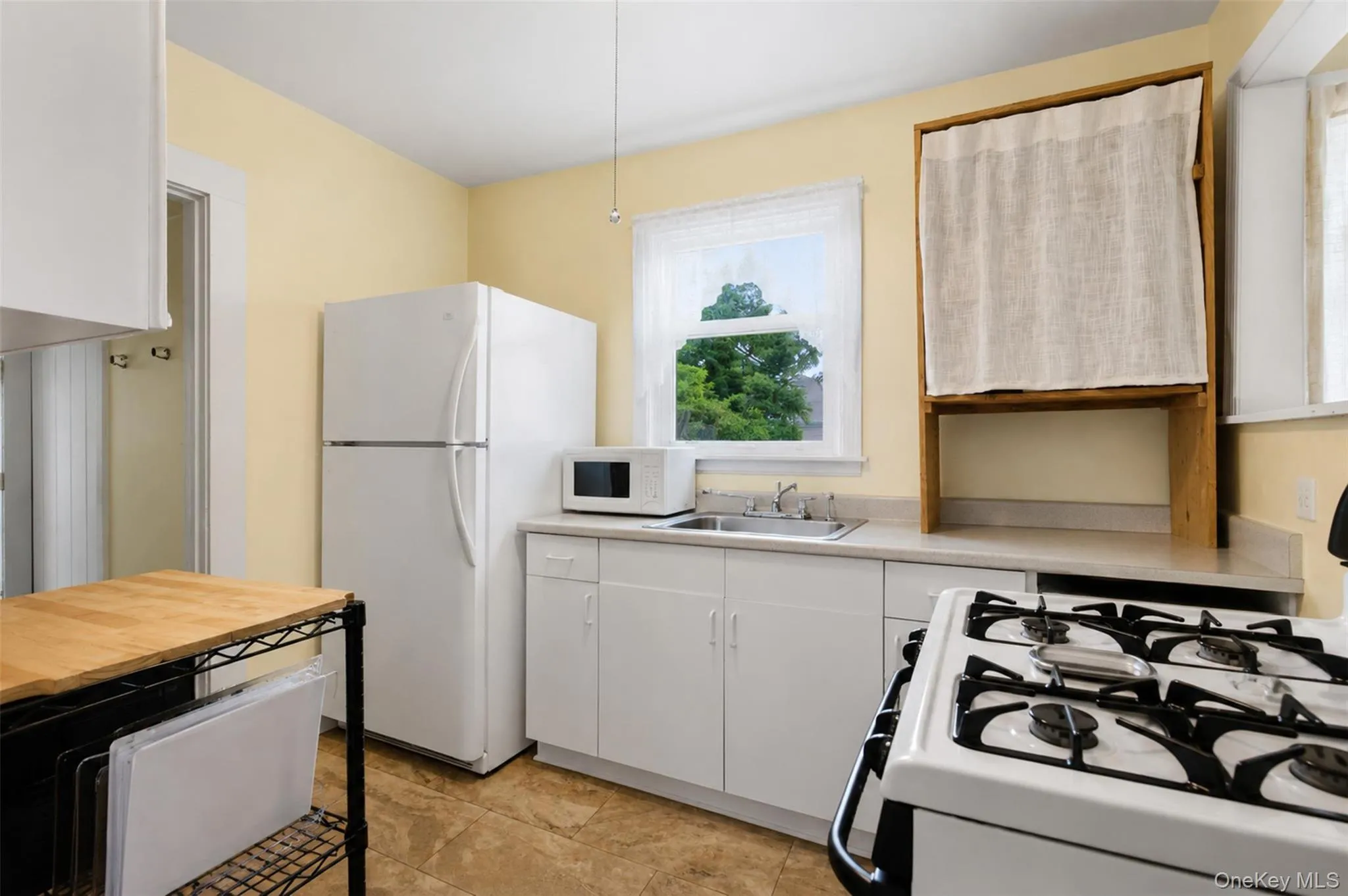 24 Round Lake Avenue, Monroe, NY, 2 Bedrooms Bedrooms, 4 Rooms Rooms,1 BathroomBathrooms,Residential,For Rent,Round Lake,0,1040560 24 Round Lake Avenue, Monroe, NY, 2 Bedrooms Bedrooms, 4 Rooms Rooms,1 BathroomBathrooms,Residential,For Rent,Round Lake,0,1040560