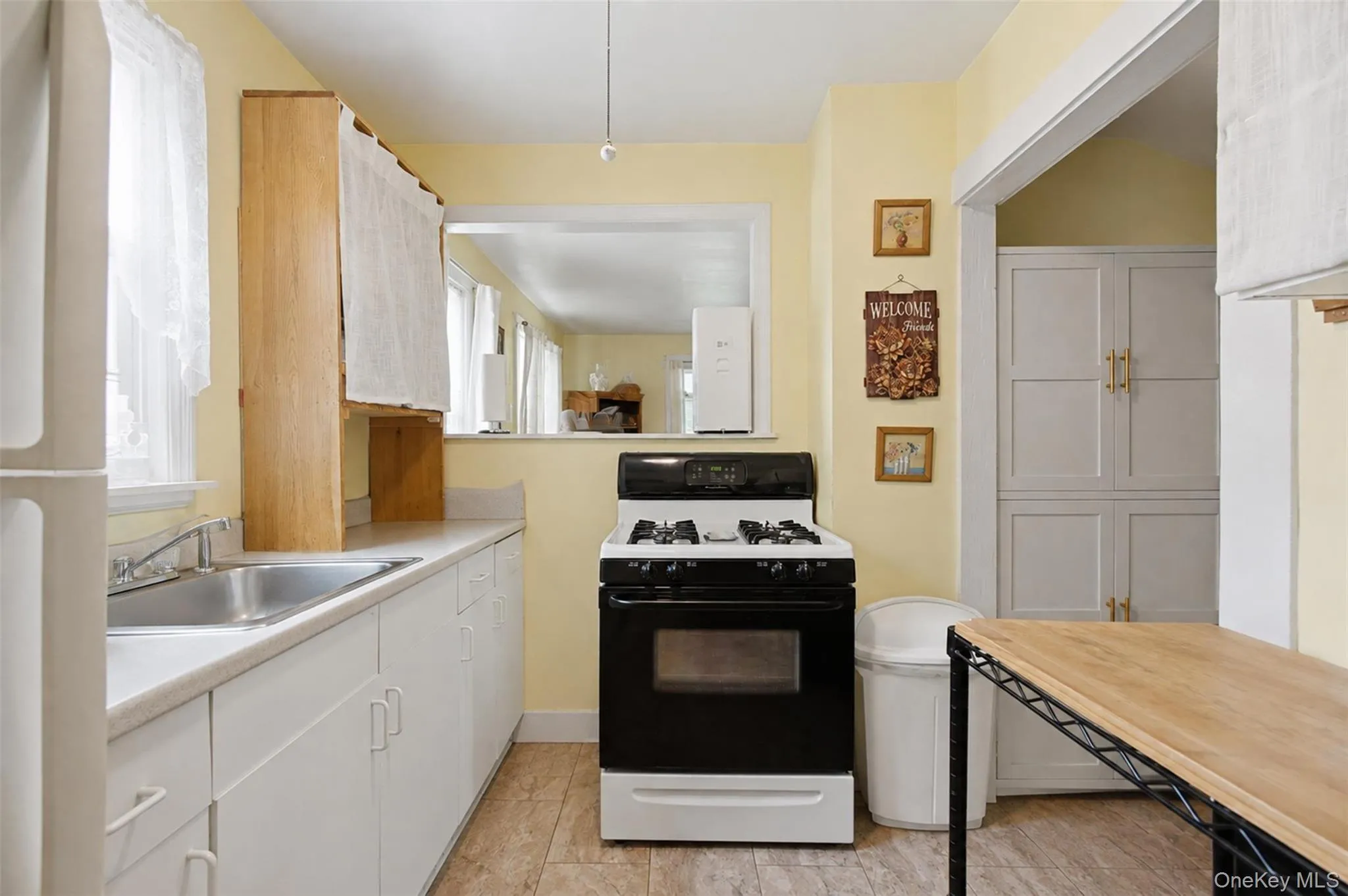 24 Round Lake Avenue, Monroe, NY, 2 Bedrooms Bedrooms, 4 Rooms Rooms,1 BathroomBathrooms,Residential,For Rent,Round Lake,0,1040560 24 Round Lake Avenue, Monroe, NY, 2 Bedrooms Bedrooms, 4 Rooms Rooms,1 BathroomBathrooms,Residential,For Rent,Round Lake,0,1040560