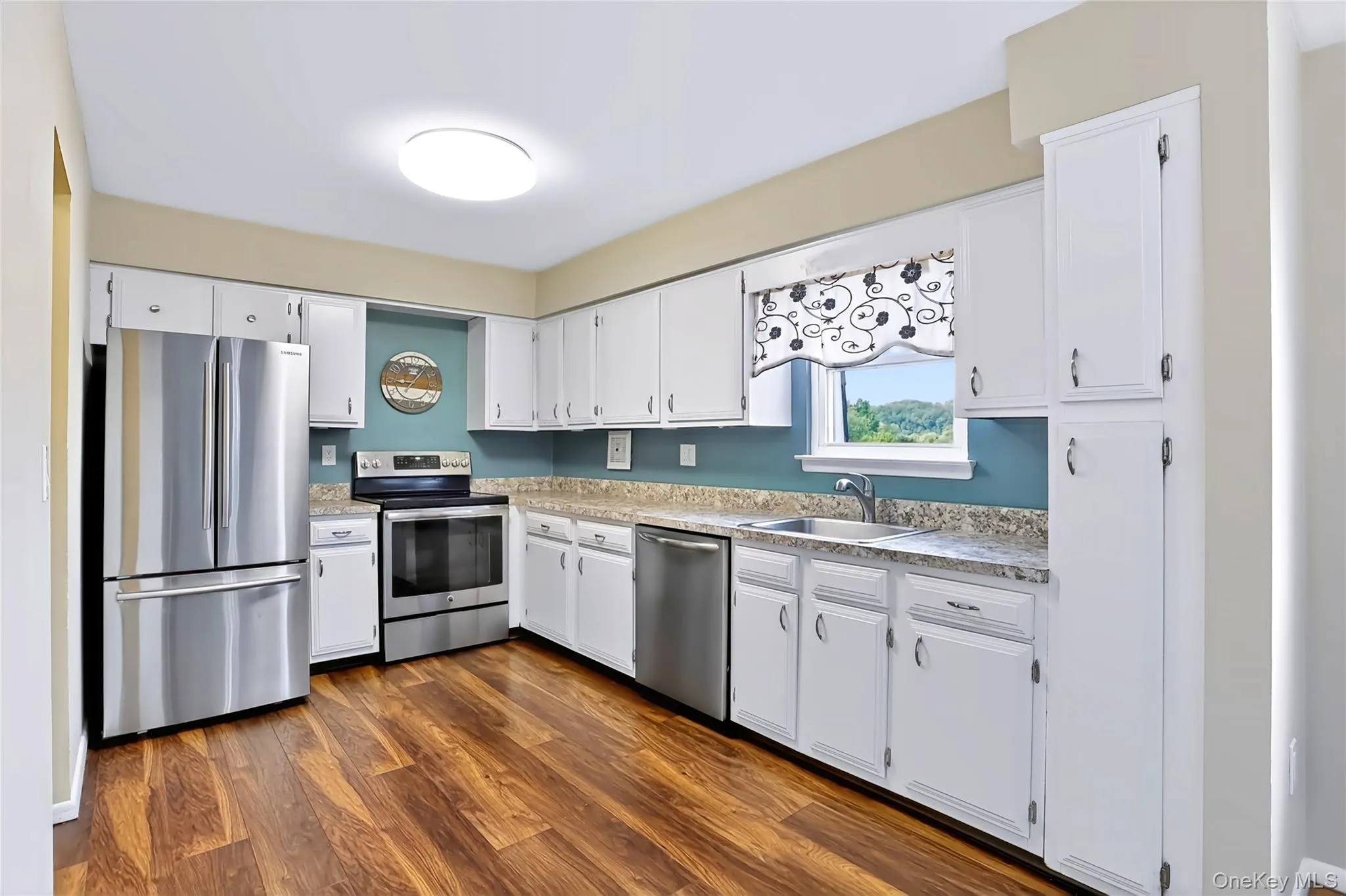 14 Crescent Drive, Haverstraw, NY, 2 Bedrooms Bedrooms, 4 Rooms Rooms,2 BathroomsBathrooms,Residential,For Rent,Crescent,0,1040566 14 Crescent Drive, Haverstraw, NY, 2 Bedrooms Bedrooms, 4 Rooms Rooms,2 BathroomsBathrooms,Residential,For Rent,Crescent,0,1040566
