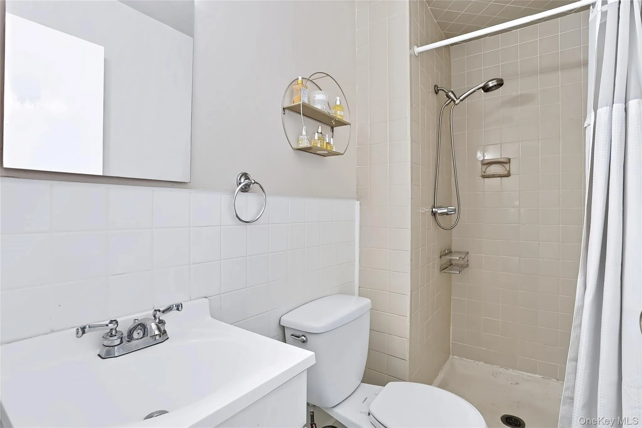 14 Crescent Drive, Haverstraw, NY, 2 Bedrooms Bedrooms, 4 Rooms Rooms,2 BathroomsBathrooms,Residential,For Rent,Crescent,0,1040566 14 Crescent Drive, Haverstraw, NY, 2 Bedrooms Bedrooms, 4 Rooms Rooms,2 BathroomsBathrooms,Residential,For Rent,Crescent,0,1040566
