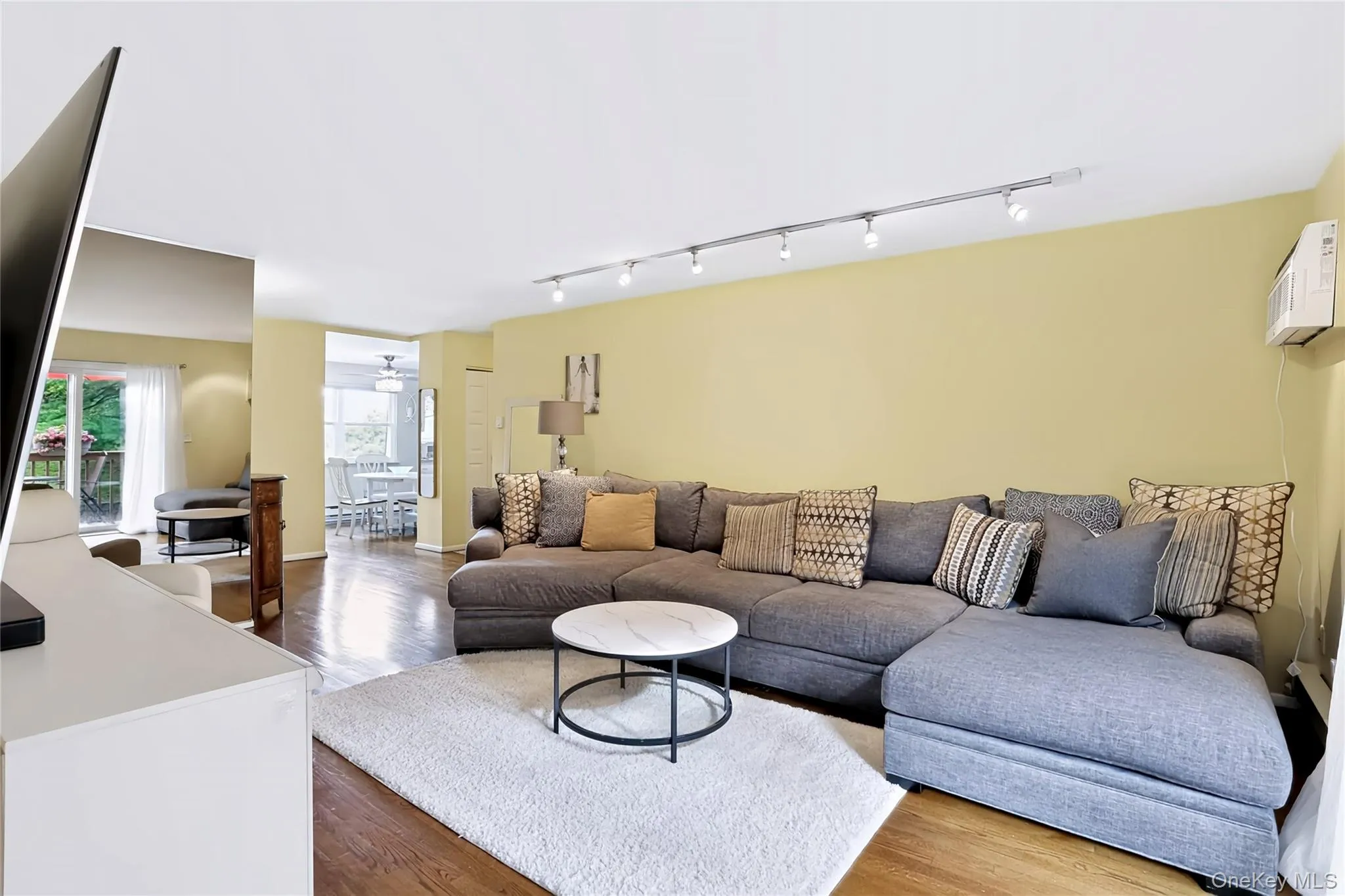 14 Crescent Drive, Haverstraw, NY, 2 Bedrooms Bedrooms, 4 Rooms Rooms,2 BathroomsBathrooms,Residential,For Rent,Crescent,0,1040566 14 Crescent Drive, Haverstraw, NY, 2 Bedrooms Bedrooms, 4 Rooms Rooms,2 BathroomsBathrooms,Residential,For Rent,Crescent,0,1040566