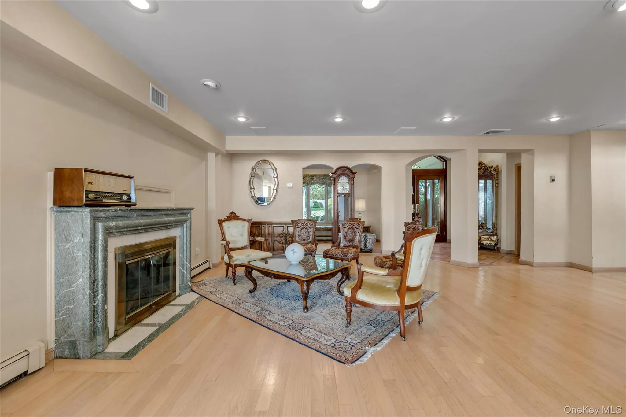 120 Gristmill Lane, North Hempstead, NY, 5 Bedrooms Bedrooms, 11 Rooms Rooms,5 BathroomsBathrooms,Residential,For Rent,Gristmill,0,1040567 120 Gristmill Lane, North Hempstead, NY, 5 Bedrooms Bedrooms, 11 Rooms Rooms,5 BathroomsBathrooms,Residential,For Rent,Gristmill,0,1040567