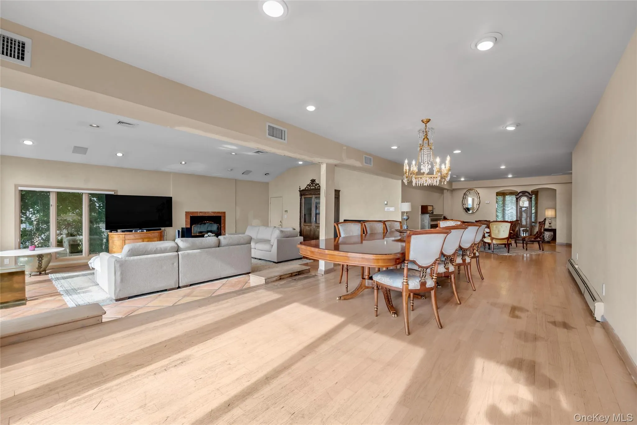 120 Gristmill Lane, North Hempstead, NY, 5 Bedrooms Bedrooms, 11 Rooms Rooms,5 BathroomsBathrooms,Residential,For Rent,Gristmill,0,1040567 120 Gristmill Lane, North Hempstead, NY, 5 Bedrooms Bedrooms, 11 Rooms Rooms,5 BathroomsBathrooms,Residential,For Rent,Gristmill,0,1040567