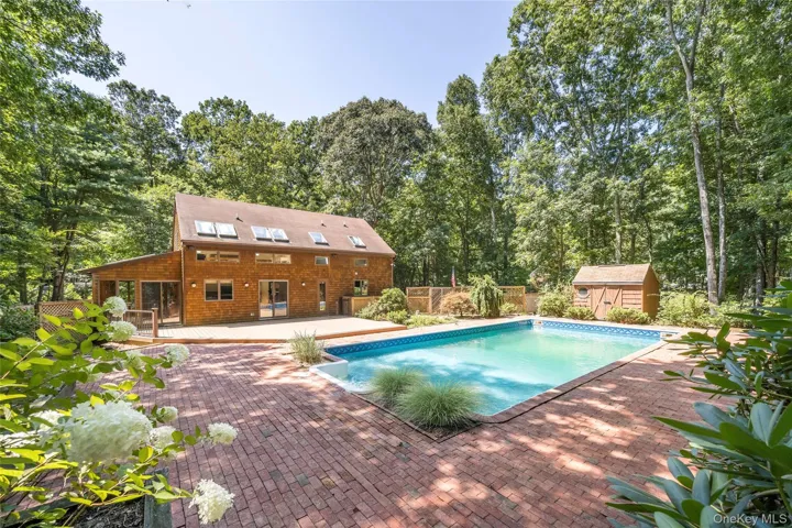 69 Glenview Drive, Southampton, New York 11968
