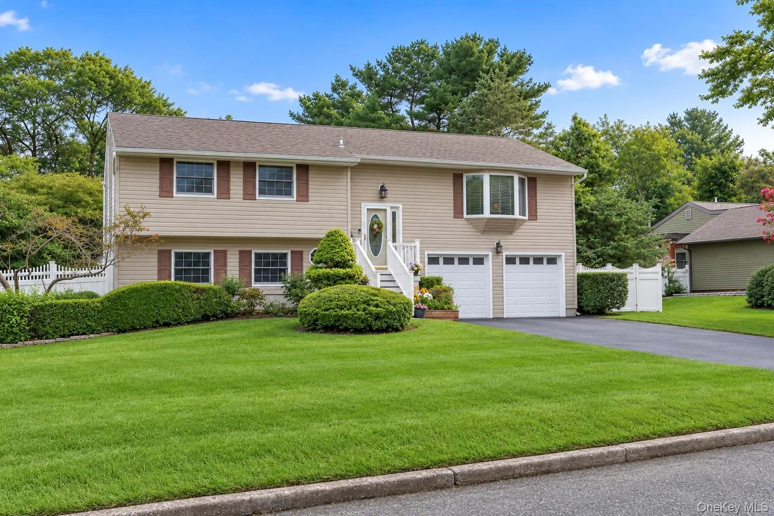 40 Nantucket Drive, Brookhaven, NY, 5 Bedrooms Bedrooms, 10 Rooms Rooms,2 BathroomsBathrooms,Residential,For Rent,Nantucket,0,1040569 40 Nantucket Drive, Brookhaven, NY, 5 Bedrooms Bedrooms, 10 Rooms Rooms,2 BathroomsBathrooms,Residential,For Rent,Nantucket,0,1040569