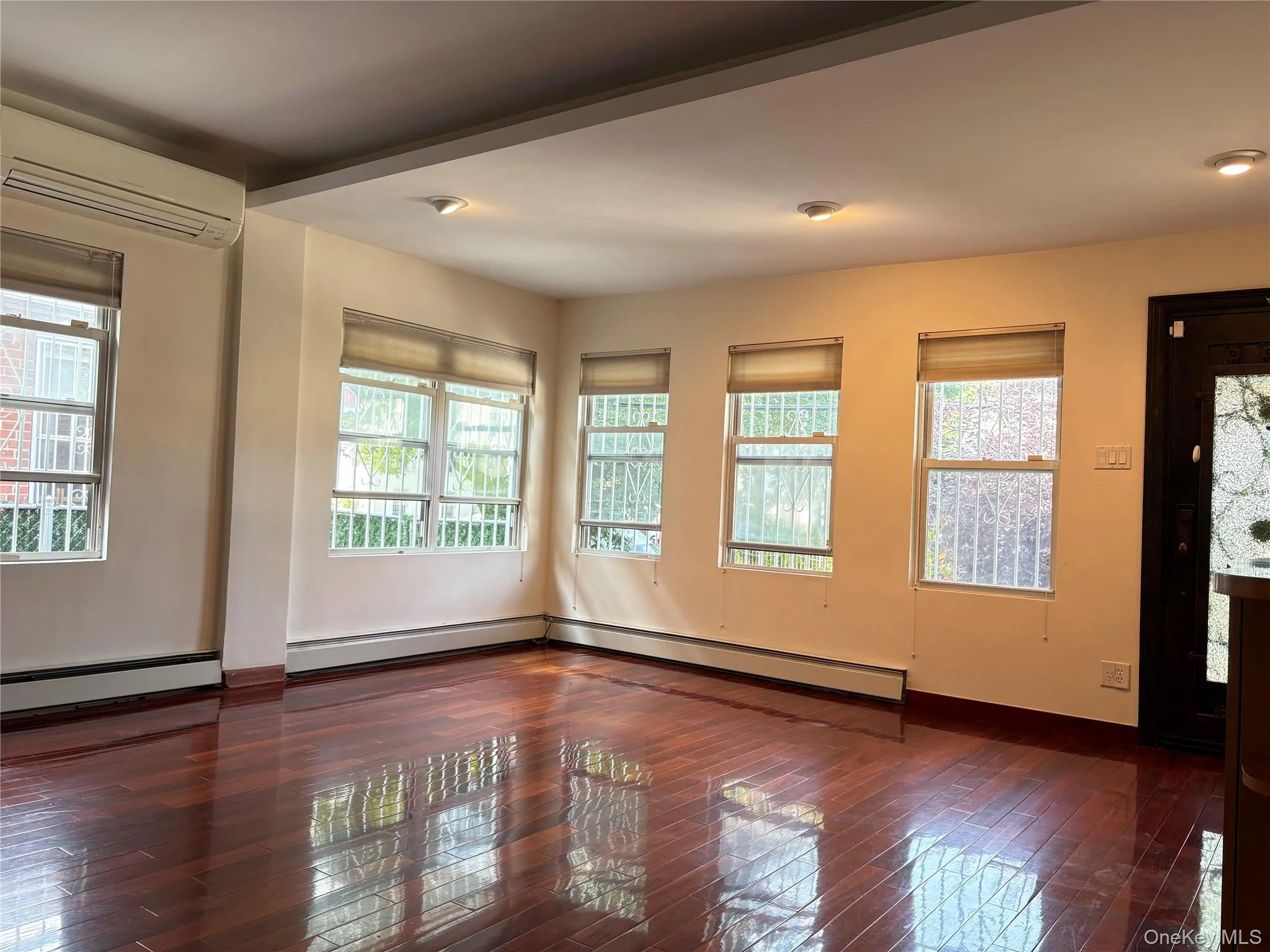 5115 Bowne Street, New York, NY, 3 Bedrooms Bedrooms, 6 Rooms Rooms,1 BathroomBathrooms,Residential Lease,For Rent,Bowne,0,1040577 5115 Bowne Street, New York, NY, 3 Bedrooms Bedrooms, 6 Rooms Rooms,1 BathroomBathrooms,Residential Lease,For Rent,Bowne,0,1040577