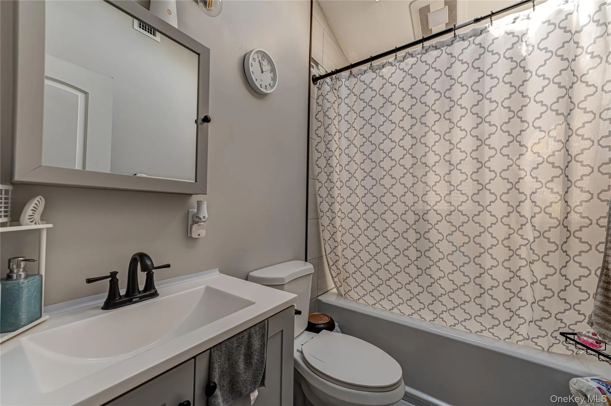 429 Ontario Street, Islip, NY, 3 Bedrooms Bedrooms, 9 Rooms Rooms,2 BathroomsBathrooms,Residential,For Rent,Ontario,0,1040582 429 Ontario Street, Islip, NY, 3 Bedrooms Bedrooms, 9 Rooms Rooms,2 BathroomsBathrooms,Residential,For Rent,Ontario,0,1040582