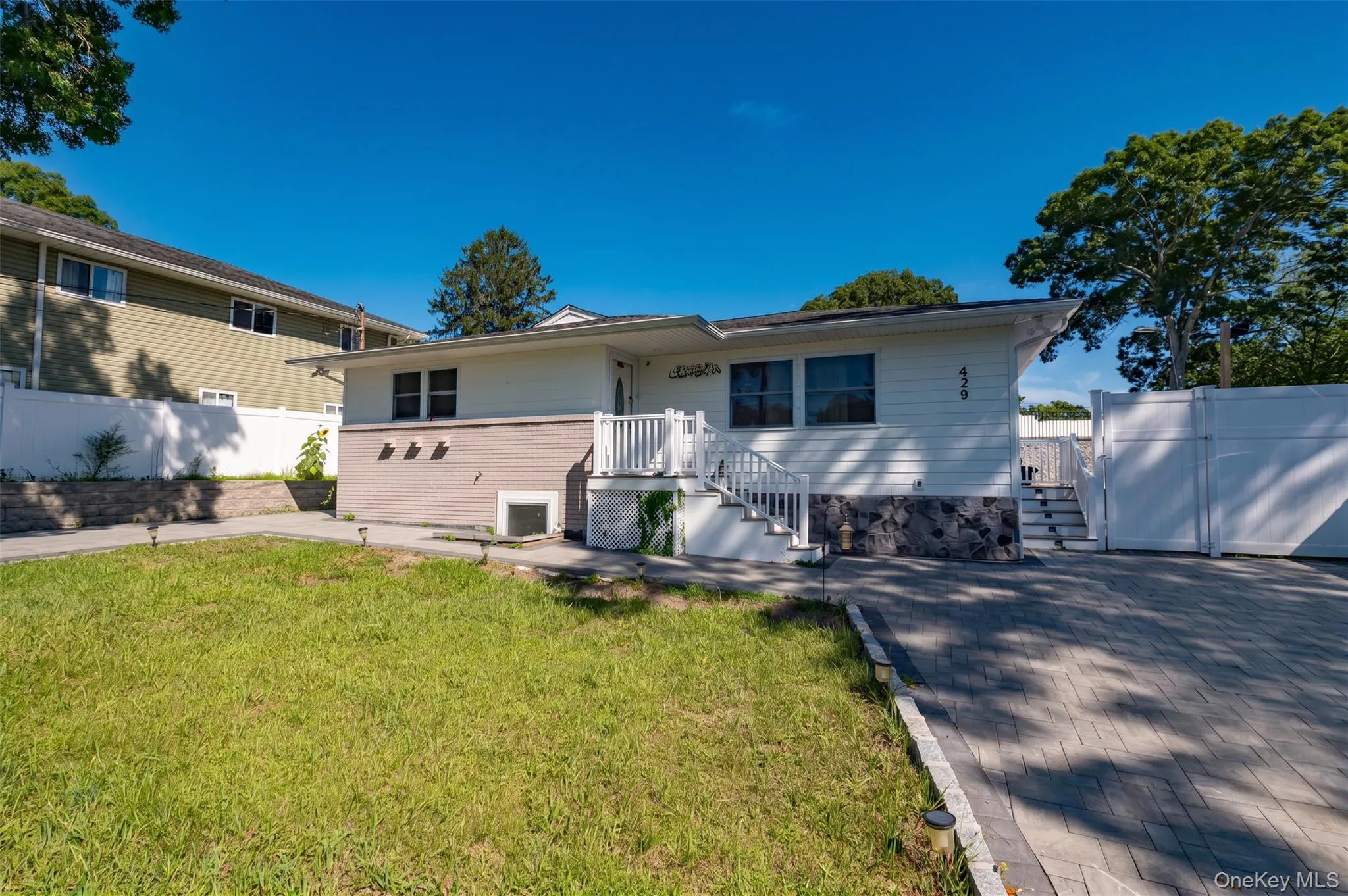 429 Ontario Street, Islip, NY, 3 Bedrooms Bedrooms, 9 Rooms Rooms,2 BathroomsBathrooms,Residential,For Rent,Ontario,0,1040582 429 Ontario Street, Islip, NY, 3 Bedrooms Bedrooms, 9 Rooms Rooms,2 BathroomsBathrooms,Residential,For Rent,Ontario,0,1040582