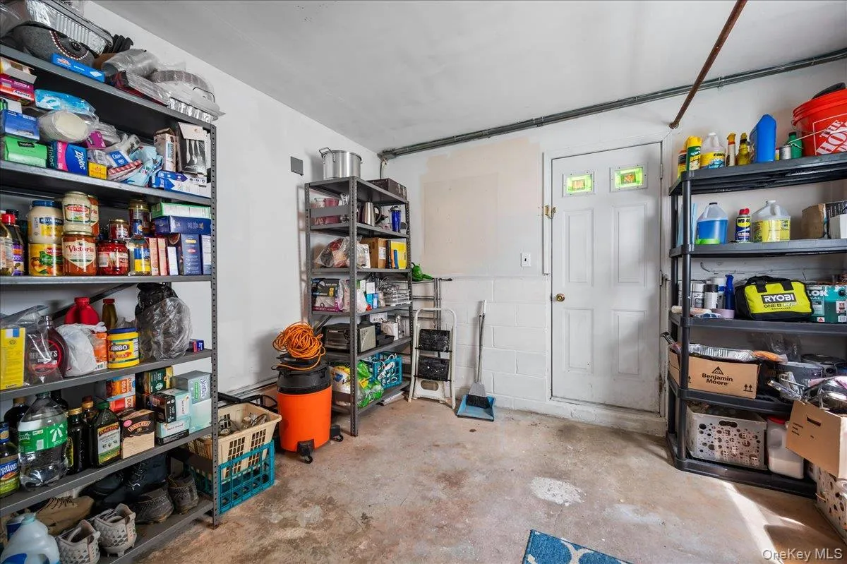 Storage/Pantry Storage/Pantry