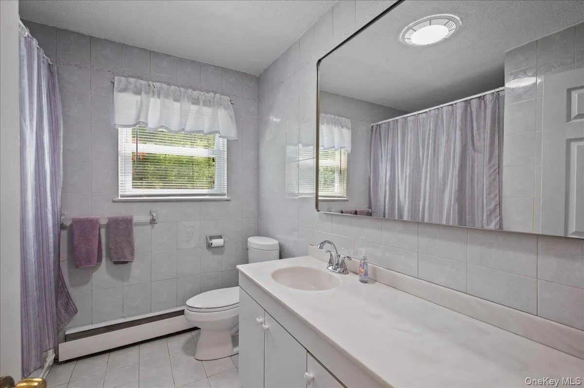 Hall bath on top floor Hall bath on top floor