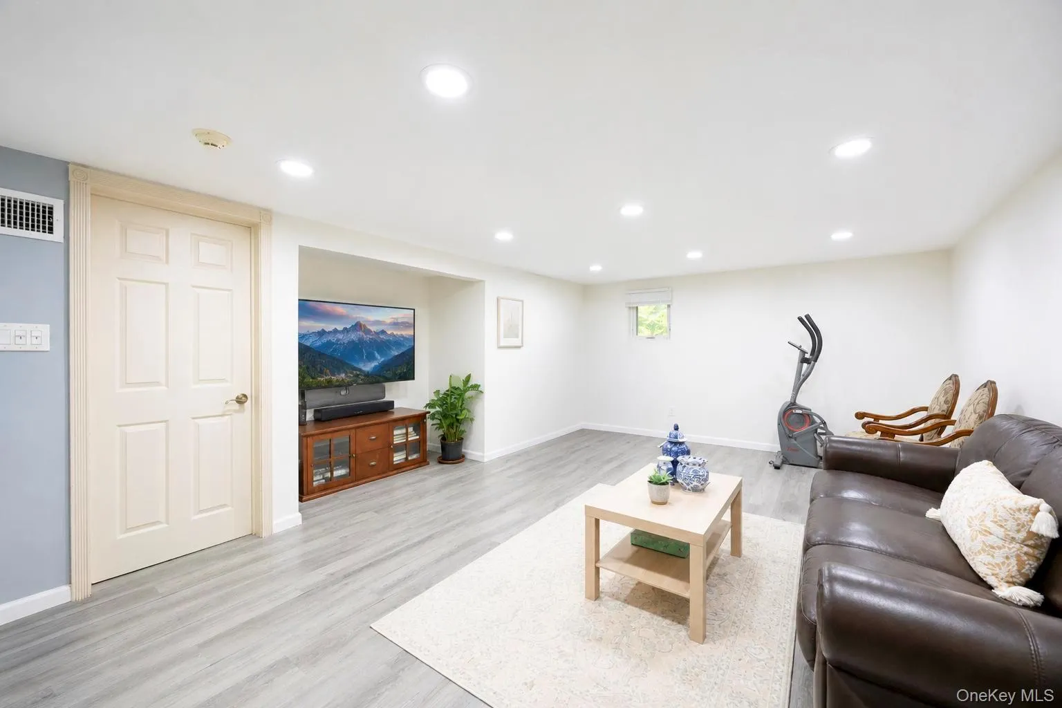 49 Village Drive, Oyster Bay, NY, 4 Bedrooms Bedrooms, 10 Rooms Rooms,3 BathroomsBathrooms,Residential,For Rent,Village,0,1040601 49 Village Drive, Oyster Bay, NY, 4 Bedrooms Bedrooms, 10 Rooms Rooms,3 BathroomsBathrooms,Residential,For Rent,Village,0,1040601