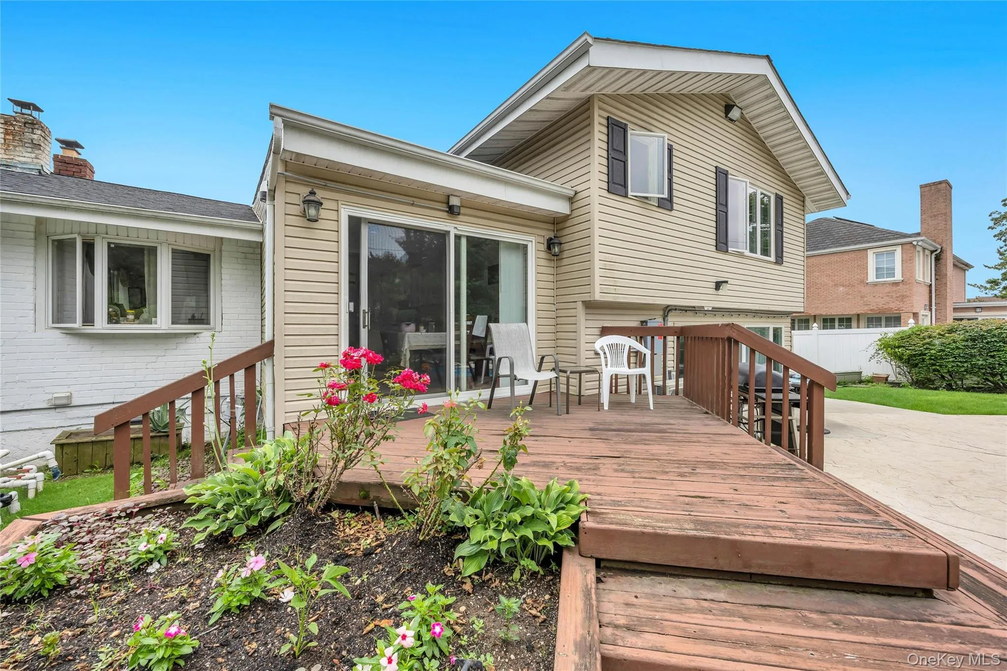 49 Village Drive, Oyster Bay, NY, 4 Bedrooms Bedrooms, 10 Rooms Rooms,3 BathroomsBathrooms,Residential,For Rent,Village,0,1040601 49 Village Drive, Oyster Bay, NY, 4 Bedrooms Bedrooms, 10 Rooms Rooms,3 BathroomsBathrooms,Residential,For Rent,Village,0,1040601