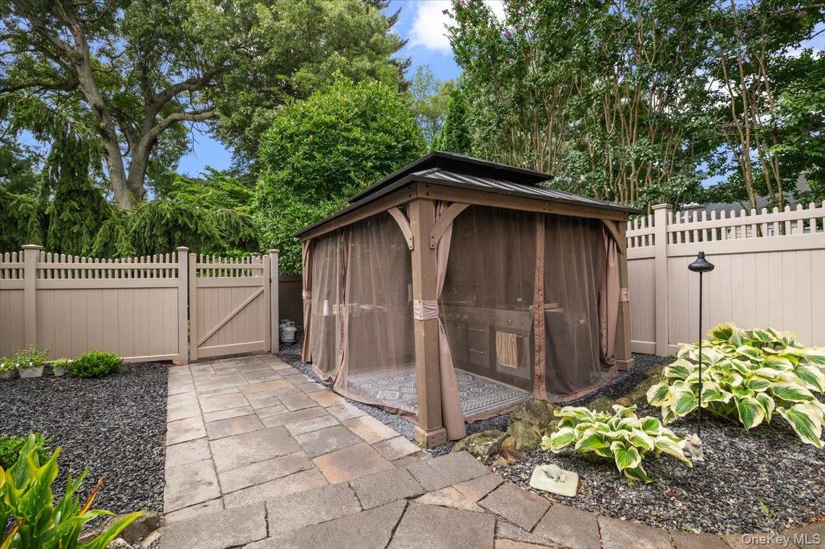 9 Sorgi Court, Oyster Bay, NY, 4 Bedrooms Bedrooms, 8 Rooms Rooms,3 BathroomsBathrooms,Residential,For Rent,Sorgi,0,1040603 9 Sorgi Court, Oyster Bay, NY, 4 Bedrooms Bedrooms, 8 Rooms Rooms,3 BathroomsBathrooms,Residential,For Rent,Sorgi,0,1040603
