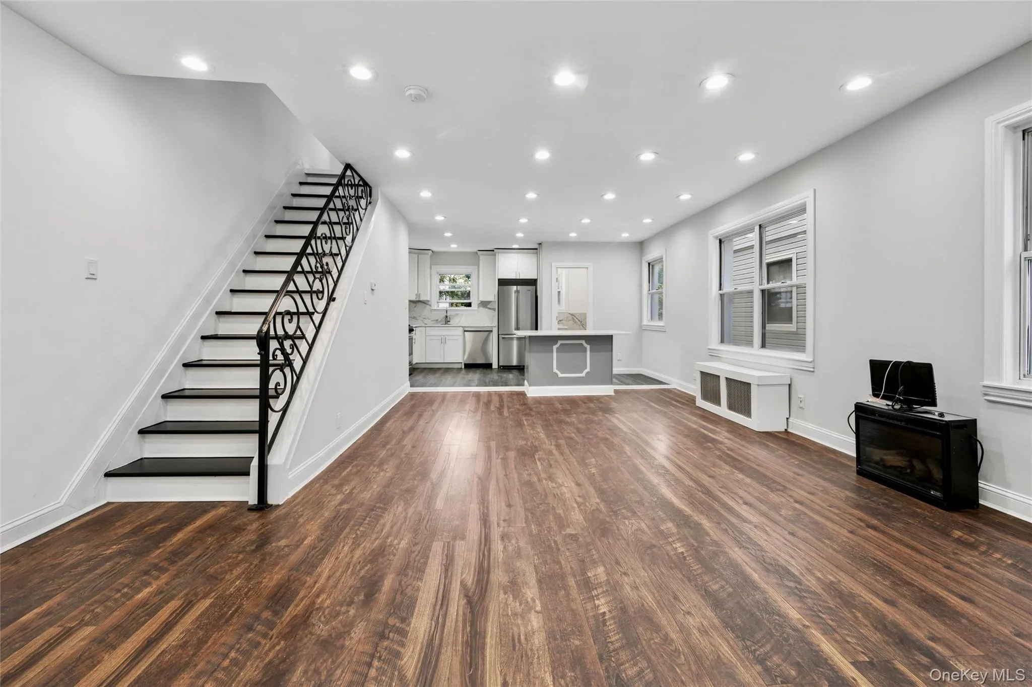 1631 Paulding Avenue, New York, NY, 3 Bedrooms Bedrooms, 11 Rooms Rooms,2 BathroomsBathrooms,Residential,For Rent,Paulding,0,1040604 1631 Paulding Avenue, New York, NY, 3 Bedrooms Bedrooms, 11 Rooms Rooms,2 BathroomsBathrooms,Residential,For Rent,Paulding,0,1040604