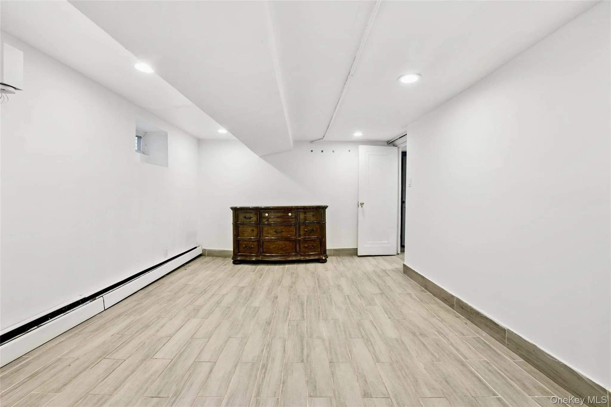 1631 Paulding Avenue, New York, NY, 3 Bedrooms Bedrooms, 11 Rooms Rooms,2 BathroomsBathrooms,Residential,For Rent,Paulding,0,1040604 1631 Paulding Avenue, New York, NY, 3 Bedrooms Bedrooms, 11 Rooms Rooms,2 BathroomsBathrooms,Residential,For Rent,Paulding,0,1040604