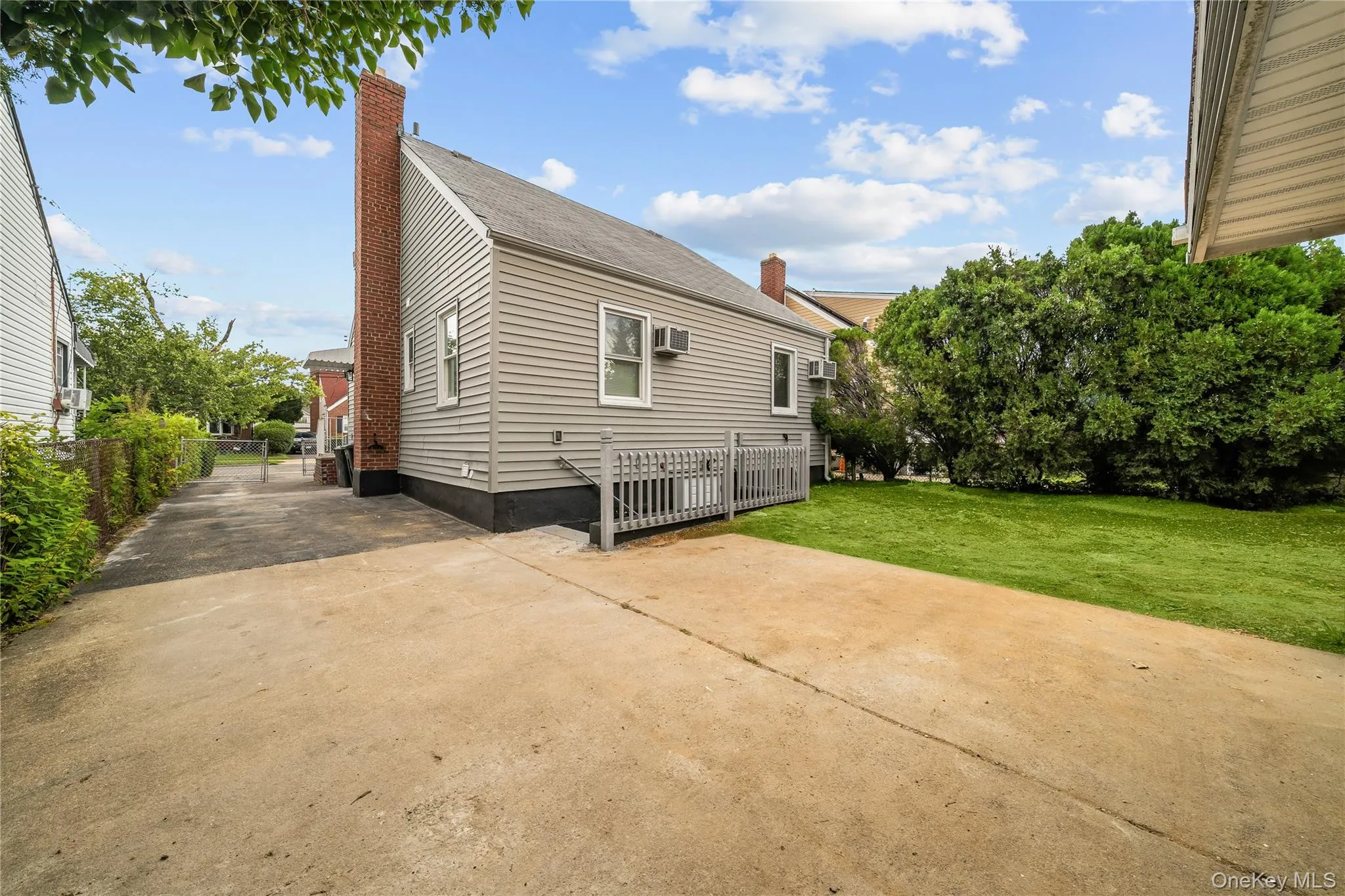 370 Locust Avenue, Hempstead, NY, 4 Bedrooms Bedrooms, 9 Rooms Rooms,2 BathroomsBathrooms,Residential,For Rent,Locust,0,1040608 370 Locust Avenue, Hempstead, NY, 4 Bedrooms Bedrooms, 9 Rooms Rooms,2 BathroomsBathrooms,Residential,For Rent,Locust,0,1040608