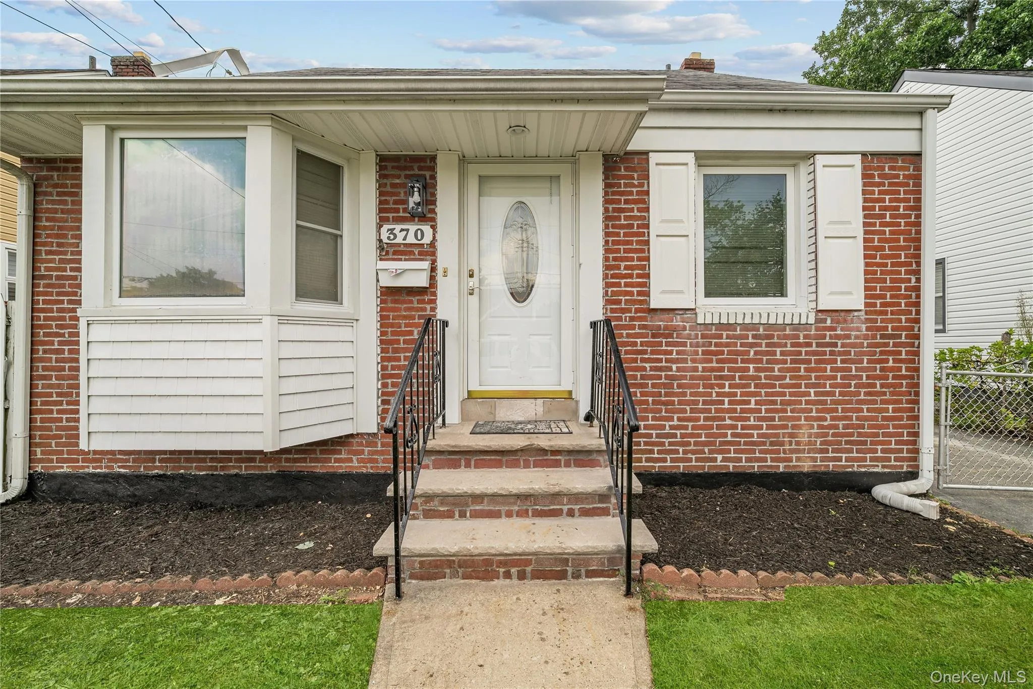 370 Locust Avenue, Hempstead, NY, 4 Bedrooms Bedrooms, 9 Rooms Rooms,2 BathroomsBathrooms,Residential,For Rent,Locust,0,1040608 370 Locust Avenue, Hempstead, NY, 4 Bedrooms Bedrooms, 9 Rooms Rooms,2 BathroomsBathrooms,Residential,For Rent,Locust,0,1040608