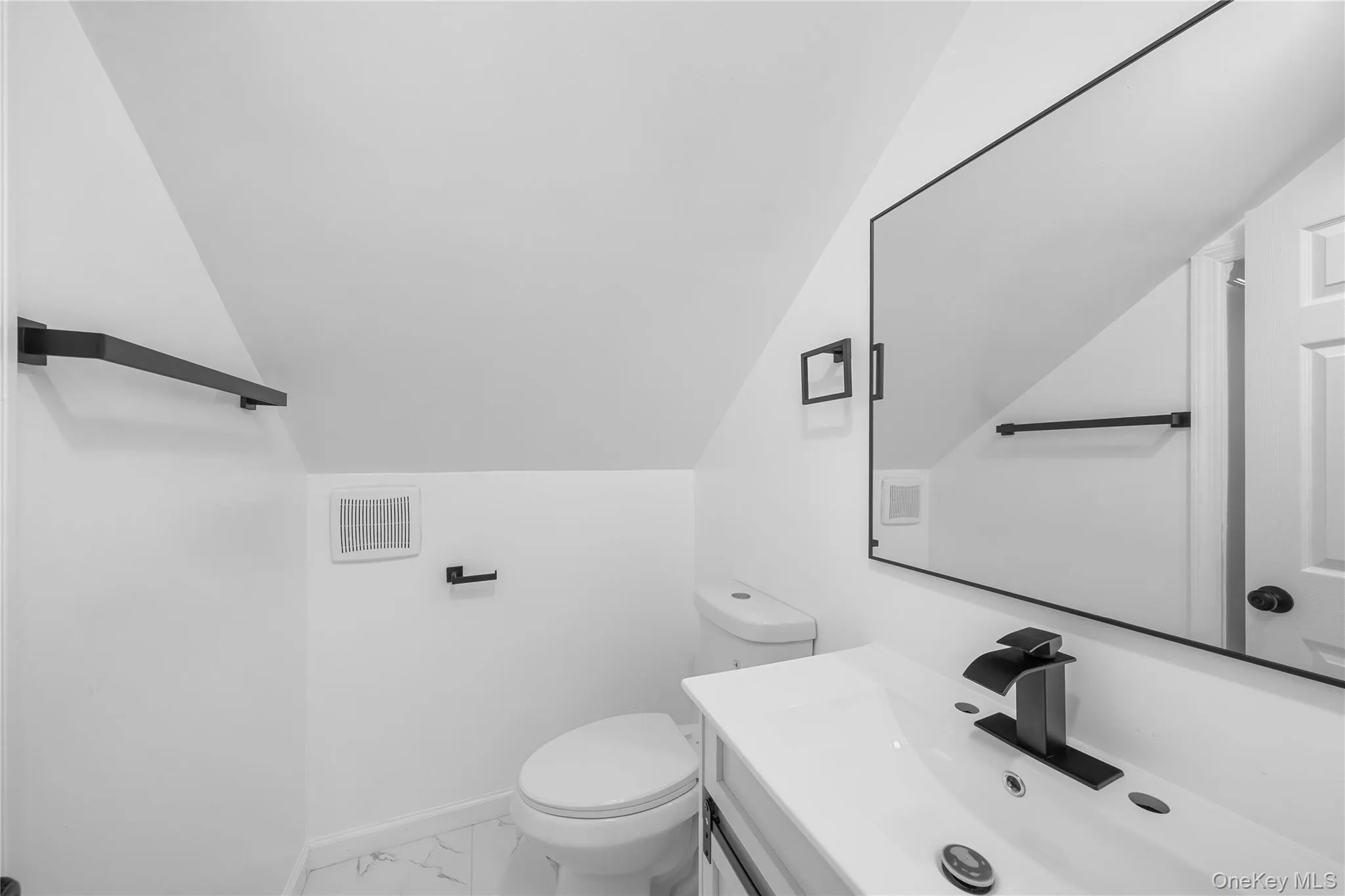 370 Locust Avenue, Hempstead, NY, 4 Bedrooms Bedrooms, 9 Rooms Rooms,2 BathroomsBathrooms,Residential,For Rent,Locust,0,1040608 370 Locust Avenue, Hempstead, NY, 4 Bedrooms Bedrooms, 9 Rooms Rooms,2 BathroomsBathrooms,Residential,For Rent,Locust,0,1040608