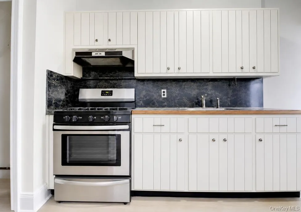 8532 66th Avenue, New York, NY, 3 Bedrooms Bedrooms, 9 Rooms Rooms,1 BathroomBathrooms,Residential,For Rent,66th,0,1040618 8532 66th Avenue, New York, NY, 3 Bedrooms Bedrooms, 9 Rooms Rooms,1 BathroomBathrooms,Residential,For Rent,66th,0,1040618