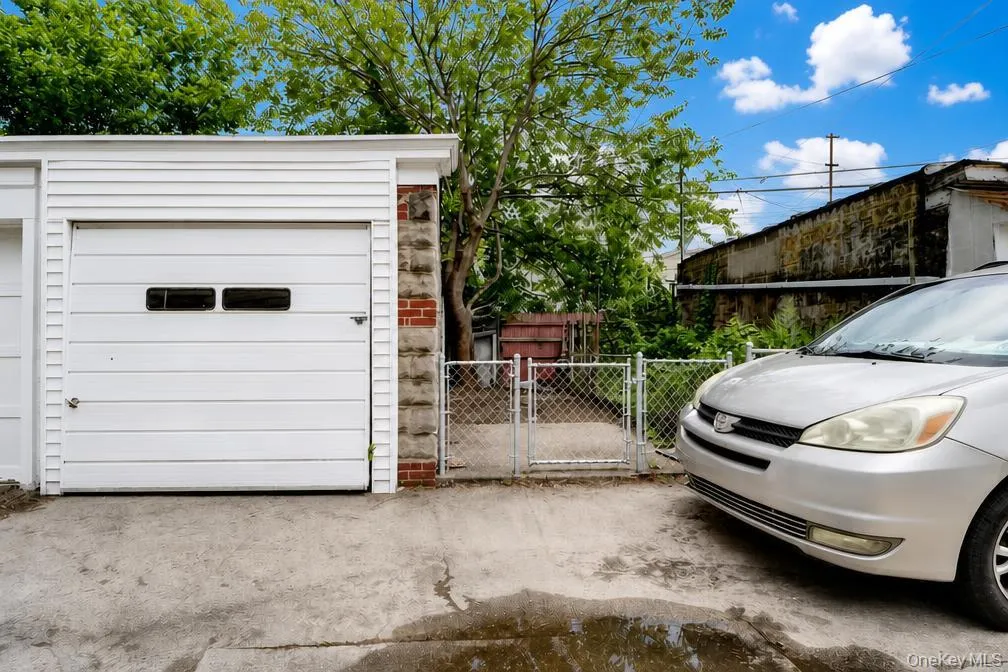 8532 66th Avenue, New York, NY, 3 Bedrooms Bedrooms, 9 Rooms Rooms,1 BathroomBathrooms,Residential,For Rent,66th,0,1040618 8532 66th Avenue, New York, NY, 3 Bedrooms Bedrooms, 9 Rooms Rooms,1 BathroomBathrooms,Residential,For Rent,66th,0,1040618