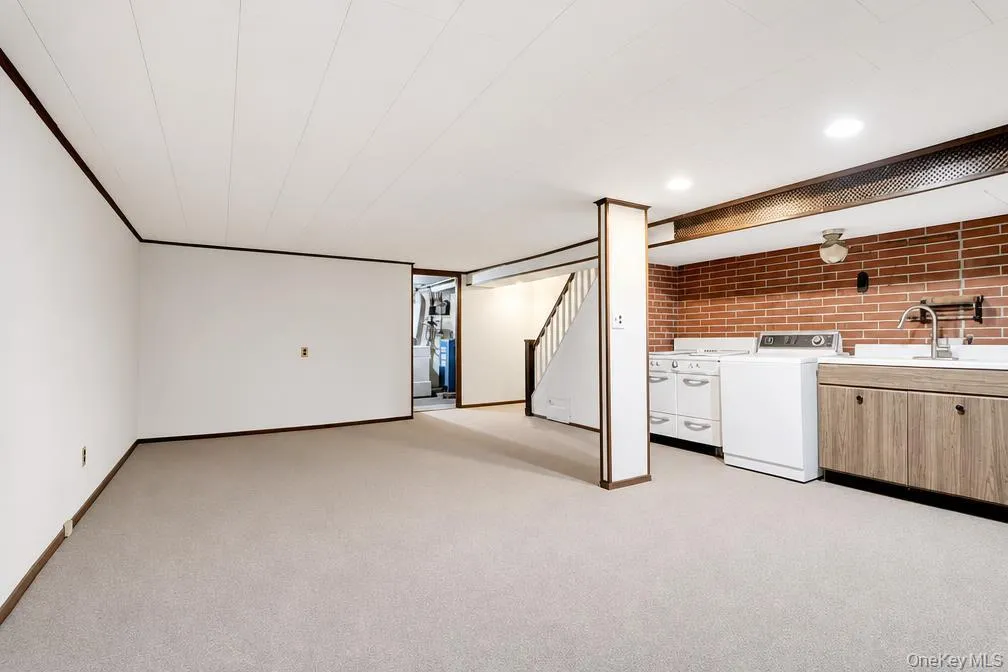 8532 66th Avenue, New York, NY, 3 Bedrooms Bedrooms, 9 Rooms Rooms,1 BathroomBathrooms,Residential,For Rent,66th,0,1040618 8532 66th Avenue, New York, NY, 3 Bedrooms Bedrooms, 9 Rooms Rooms,1 BathroomBathrooms,Residential,For Rent,66th,0,1040618