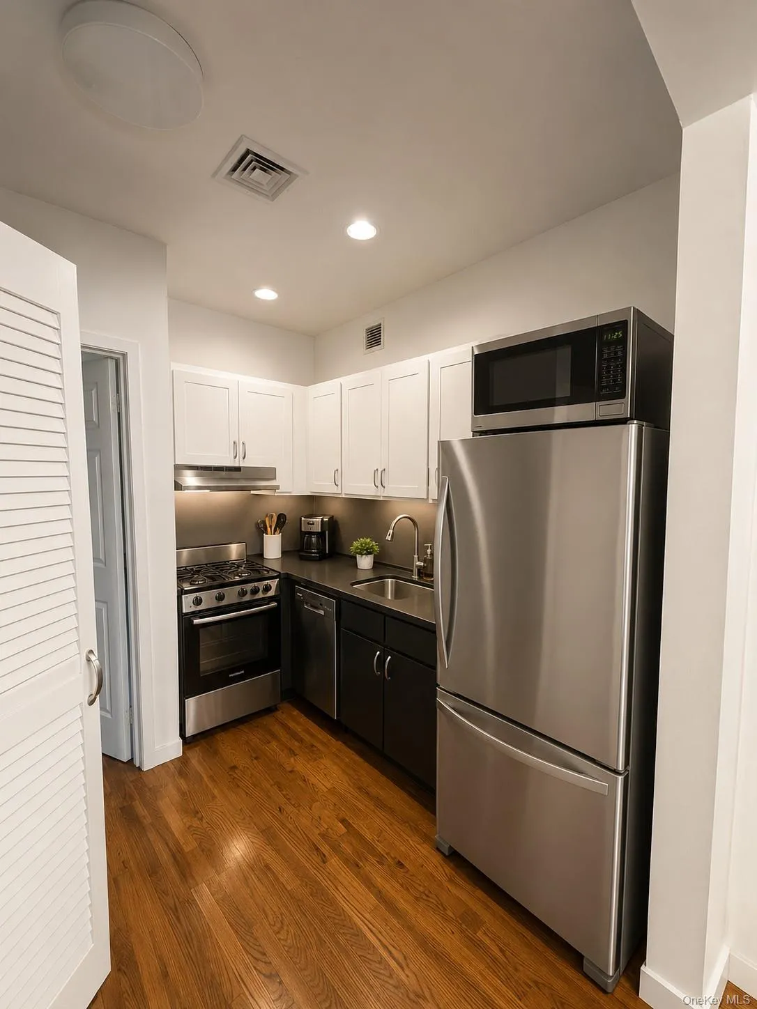 164 122nd Street, New York, NY, 1 Bedroom Bedrooms, 3 Rooms Rooms,1 BathroomBathrooms,Residential Lease,For Rent,122nd,0,1040622 164 122nd Street, New York, NY, 1 Bedroom Bedrooms, 3 Rooms Rooms,1 BathroomBathrooms,Residential Lease,For Rent,122nd,0,1040622