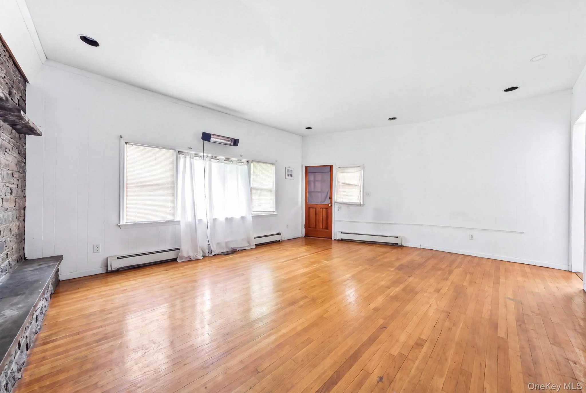 105 Corona Avenue, Hempstead, NY, 7 Bedrooms Bedrooms, 15 Rooms Rooms,3 BathroomsBathrooms,Residential,For Rent,Corona,0,1040624 105 Corona Avenue, Hempstead, NY, 7 Bedrooms Bedrooms, 15 Rooms Rooms,3 BathroomsBathrooms,Residential,For Rent,Corona,0,1040624