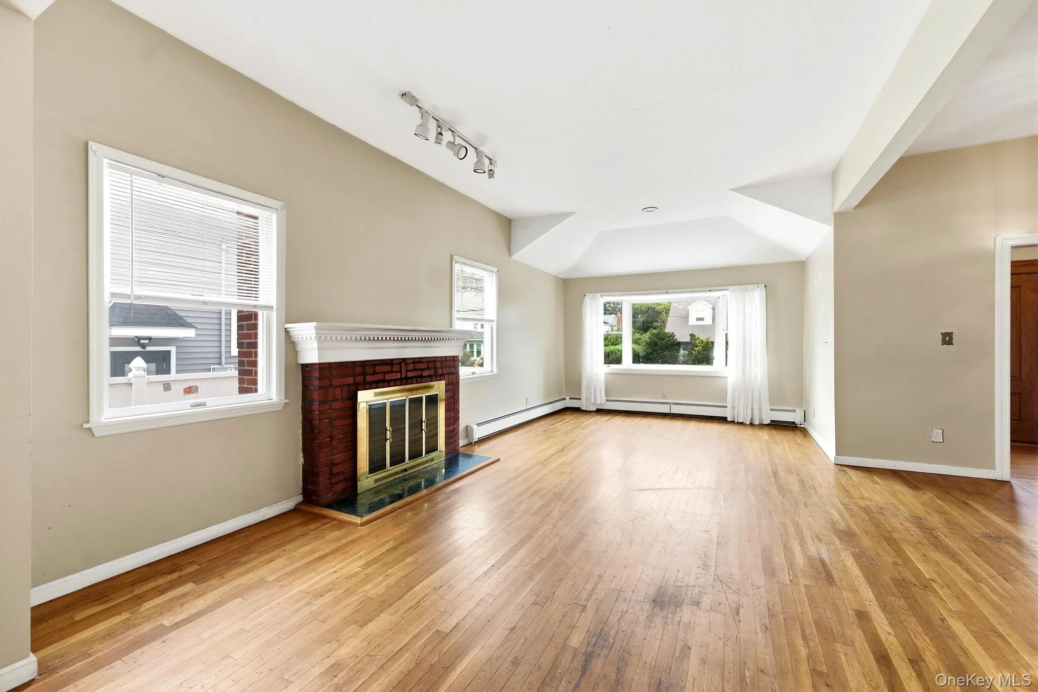 105 Corona Avenue, Hempstead, NY, 7 Bedrooms Bedrooms, 15 Rooms Rooms,3 BathroomsBathrooms,Residential,For Rent,Corona,0,1040624 105 Corona Avenue, Hempstead, NY, 7 Bedrooms Bedrooms, 15 Rooms Rooms,3 BathroomsBathrooms,Residential,For Rent,Corona,0,1040624