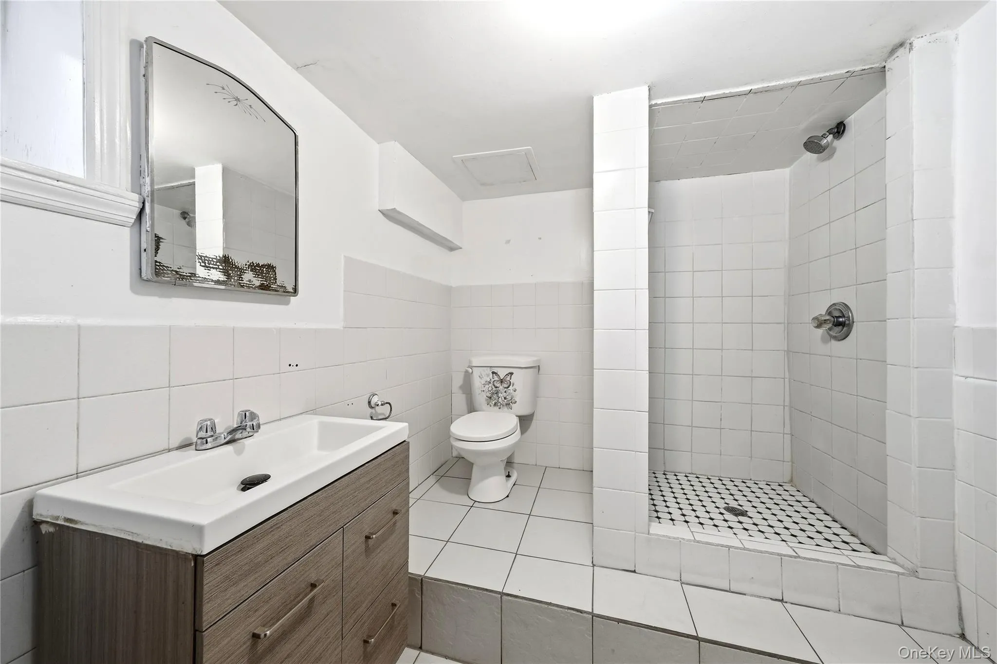 105 Corona Avenue, Hempstead, NY, 7 Bedrooms Bedrooms, 15 Rooms Rooms,3 BathroomsBathrooms,Residential,For Rent,Corona,0,1040624 105 Corona Avenue, Hempstead, NY, 7 Bedrooms Bedrooms, 15 Rooms Rooms,3 BathroomsBathrooms,Residential,For Rent,Corona,0,1040624