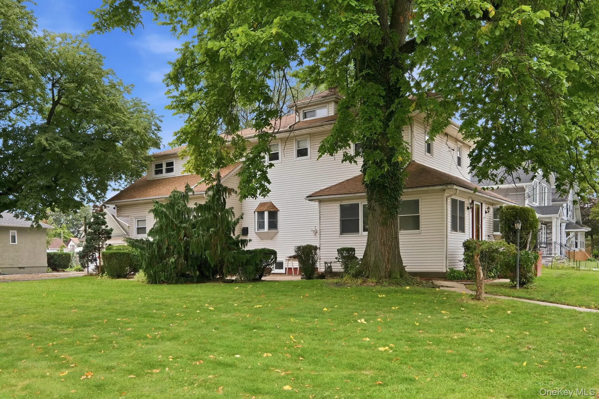 105 Corona Avenue, Hempstead, NY, 7 Bedrooms Bedrooms, 15 Rooms Rooms,3 BathroomsBathrooms,Residential,For Rent,Corona,0,1040624 105 Corona Avenue, Hempstead, NY, 7 Bedrooms Bedrooms, 15 Rooms Rooms,3 BathroomsBathrooms,Residential,For Rent,Corona,0,1040624
