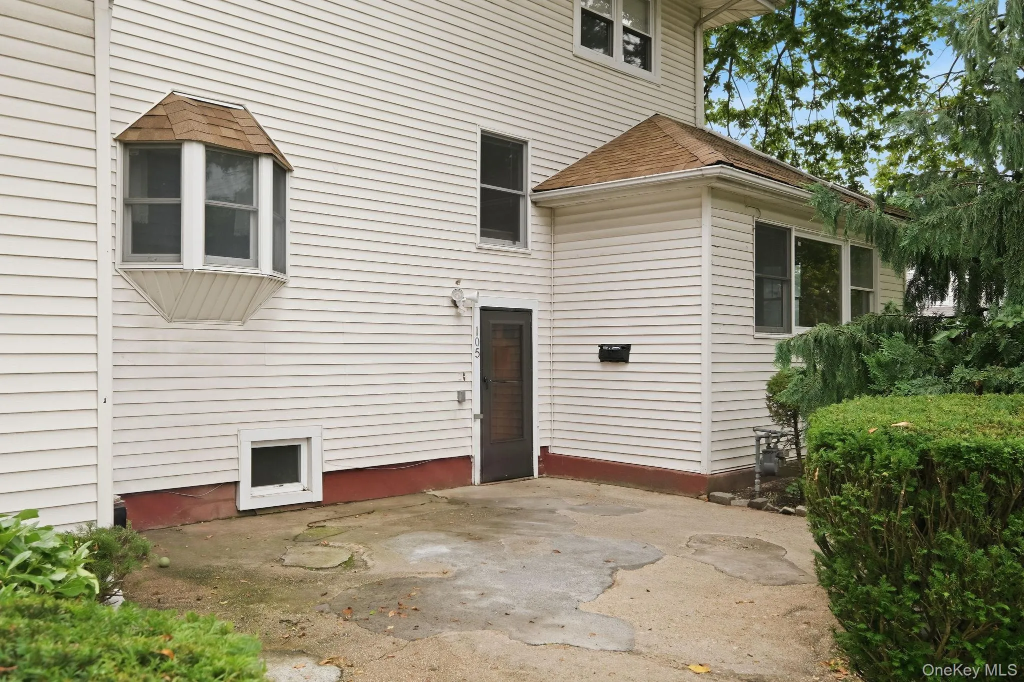 105 Corona Avenue, Hempstead, NY, 7 Bedrooms Bedrooms, 15 Rooms Rooms,3 BathroomsBathrooms,Residential,For Rent,Corona,0,1040624 105 Corona Avenue, Hempstead, NY, 7 Bedrooms Bedrooms, 15 Rooms Rooms,3 BathroomsBathrooms,Residential,For Rent,Corona,0,1040624