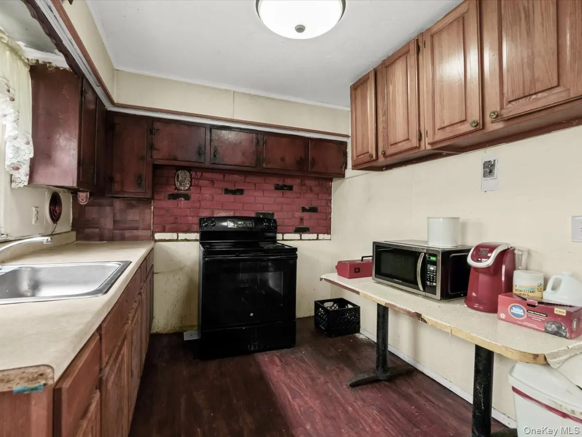 130 Lemon Street, Islip, NY, 4 Bedrooms Bedrooms, 8 Rooms Rooms,2 BathroomsBathrooms,Residential,For Rent,Lemon,0,1040626 130 Lemon Street, Islip, NY, 4 Bedrooms Bedrooms, 8 Rooms Rooms,2 BathroomsBathrooms,Residential,For Rent,Lemon,0,1040626