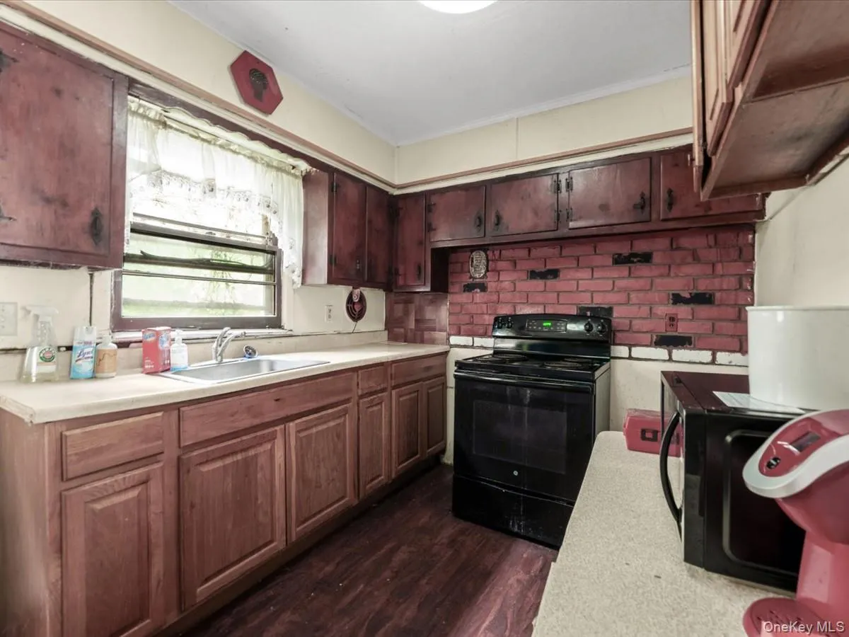 130 Lemon Street, Islip, NY, 4 Bedrooms Bedrooms, 8 Rooms Rooms,2 BathroomsBathrooms,Residential,For Rent,Lemon,0,1040626 130 Lemon Street, Islip, NY, 4 Bedrooms Bedrooms, 8 Rooms Rooms,2 BathroomsBathrooms,Residential,For Rent,Lemon,0,1040626