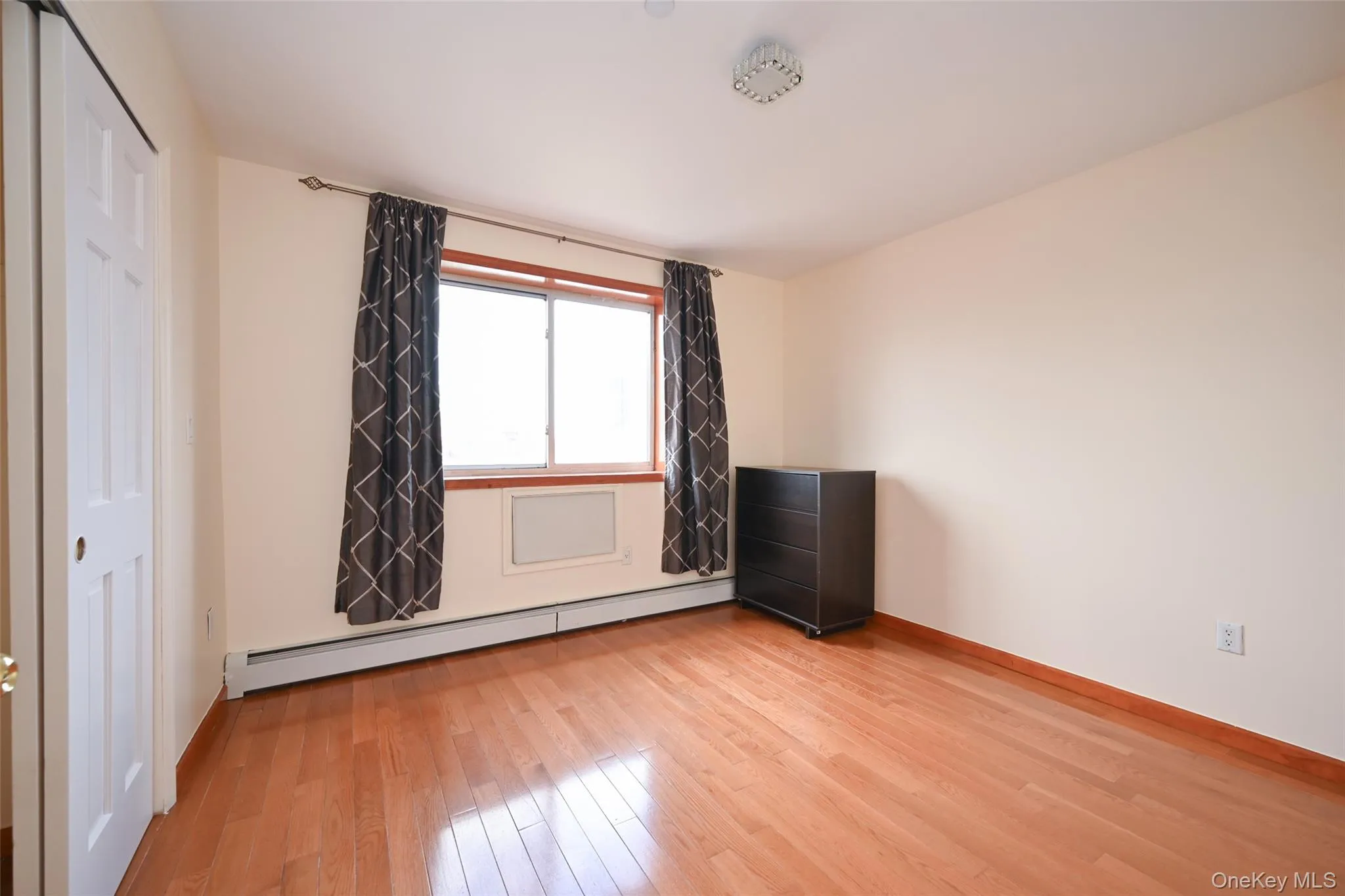 64-63 Austin Street, New York, NY, 1 Bedroom Bedrooms, 4 Rooms Rooms,1 BathroomBathrooms,Residential,For Rent,Austin Street,0,1040627 64-63 Austin Street, New York, NY, 1 Bedroom Bedrooms, 4 Rooms Rooms,1 BathroomBathrooms,Residential,For Rent,Austin Street,0,1040627