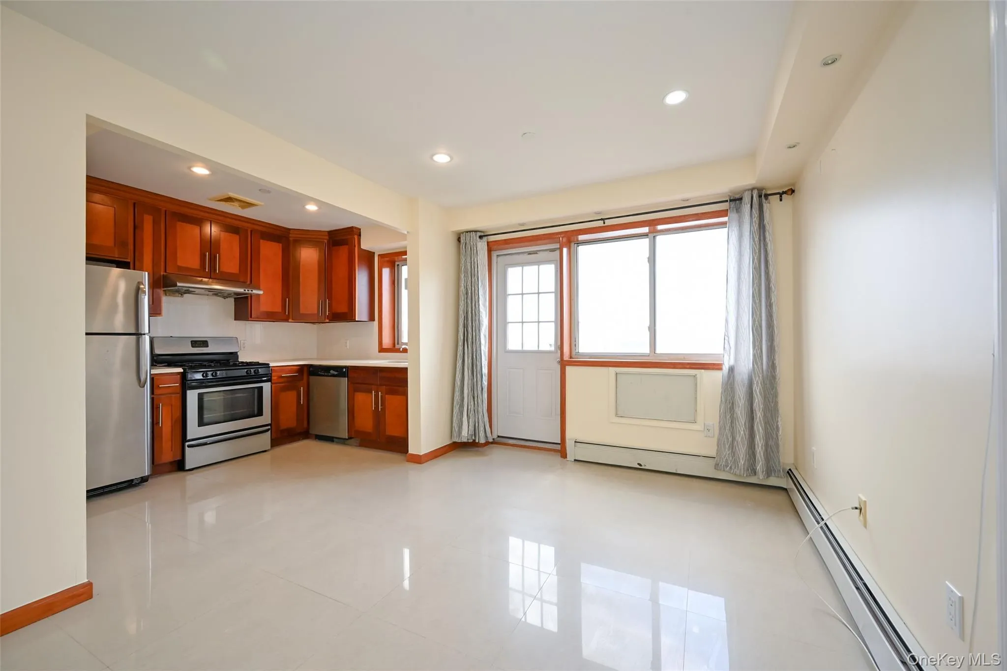 64-63 Austin Street, New York, NY, 1 Bedroom Bedrooms, 4 Rooms Rooms,1 BathroomBathrooms,Residential,For Rent,Austin Street,0,1040627 64-63 Austin Street, New York, NY, 1 Bedroom Bedrooms, 4 Rooms Rooms,1 BathroomBathrooms,Residential,For Rent,Austin Street,0,1040627